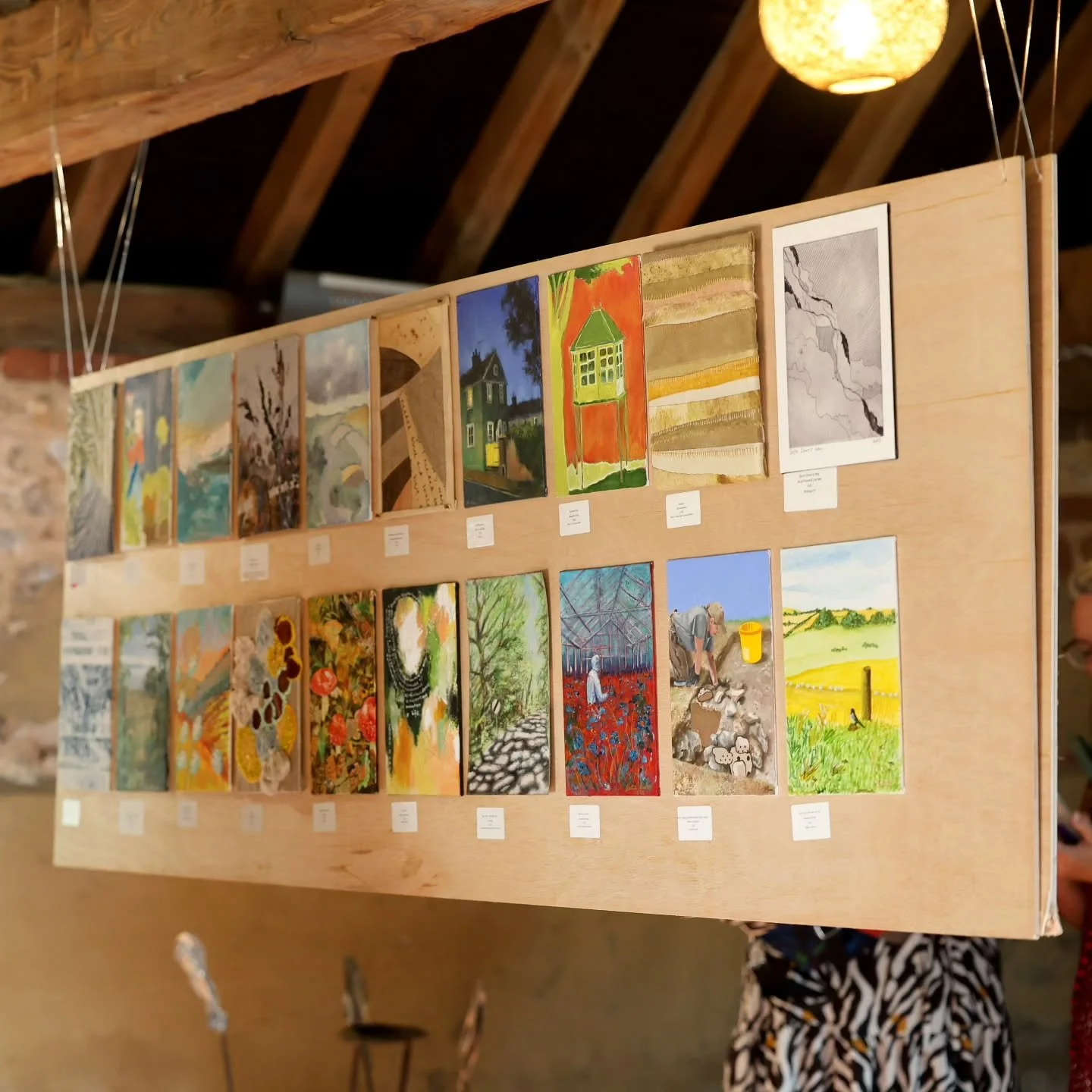 Recap of the @sussexcontemporary 'Land we Live Within' exhibition last weekend in Ditchling. I've been abroad the last few weeks and I wasn't able to attend in person,  so a big thank you to @snap_itnow and Sussex Contemporary for the fab pics. The v