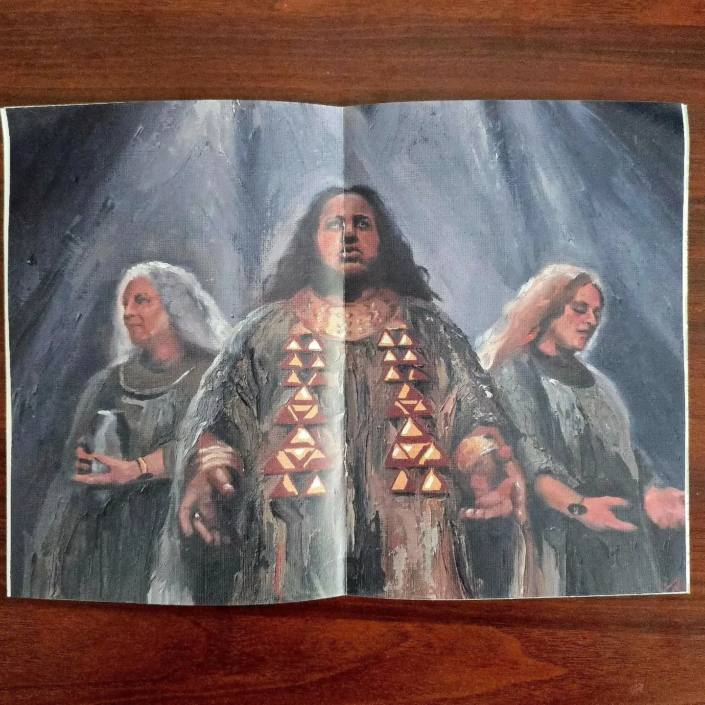 I was absolutely overjoyed to see this morning that bulletin of the Tolkien Society @amonhents has featured my painting 'Disa and the Stone Singers' in the centre!!!! What an honour!!
Swipe to see the magazine and an extract from the original paintin