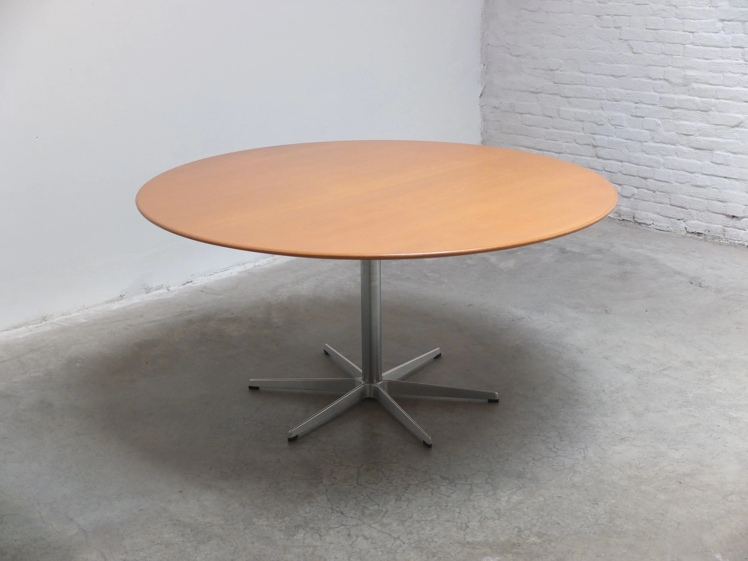 Large 'Circular' Dining Table in Oak by Arne Jacobsen for Fritz Hansen, 1966