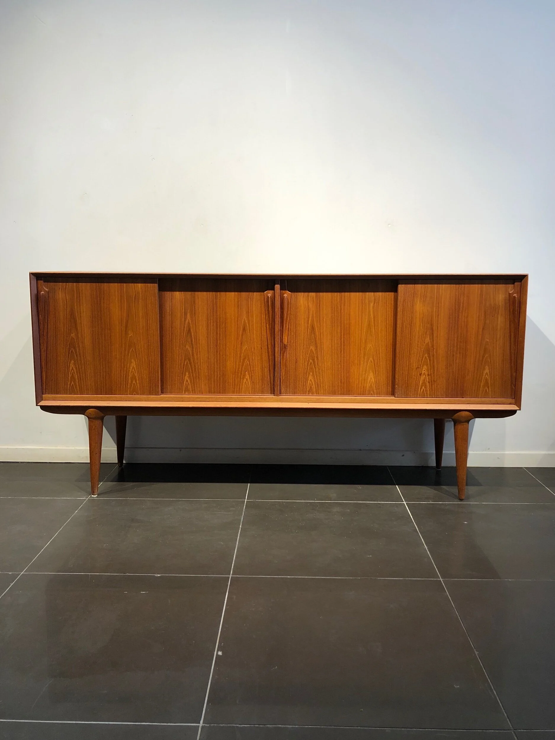 9A8F7082-8BD5-4B6E-BC4B-B1F153B7758C