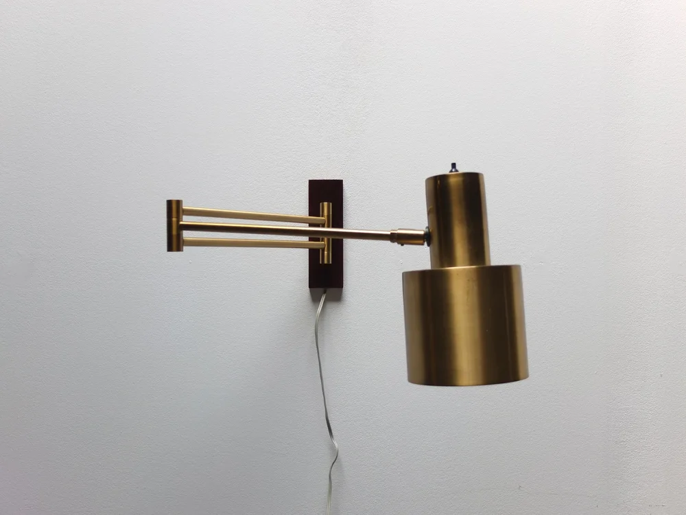 BRASS 'HORISONT' WALL LAMP BY JO HAMMERBORG FOR FOG & MØRUP, 1960S