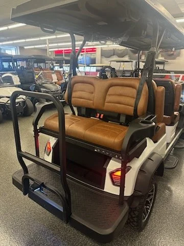 white 4+2 Apollo-7.jpg