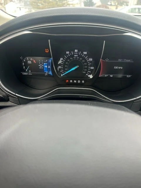 2017 Ford Fushion White-2.jpg