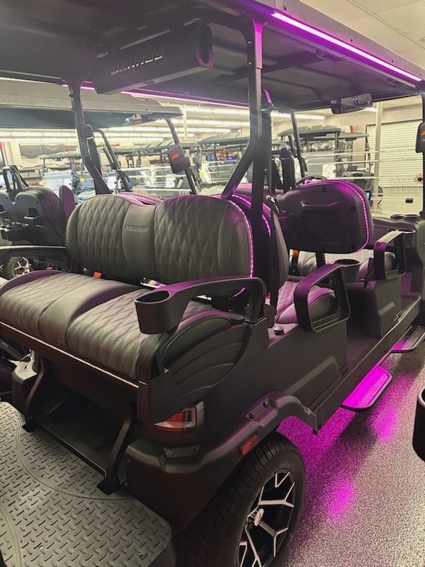 black 6 seat-3.jpg