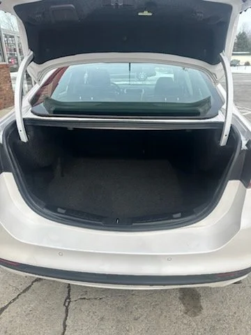 2017 Ford Fushion White-10.jpg