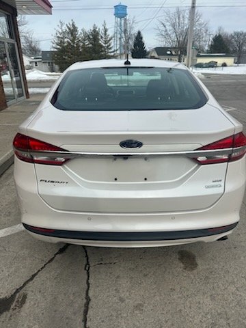 2017 Ford Fushion White-11.jpg