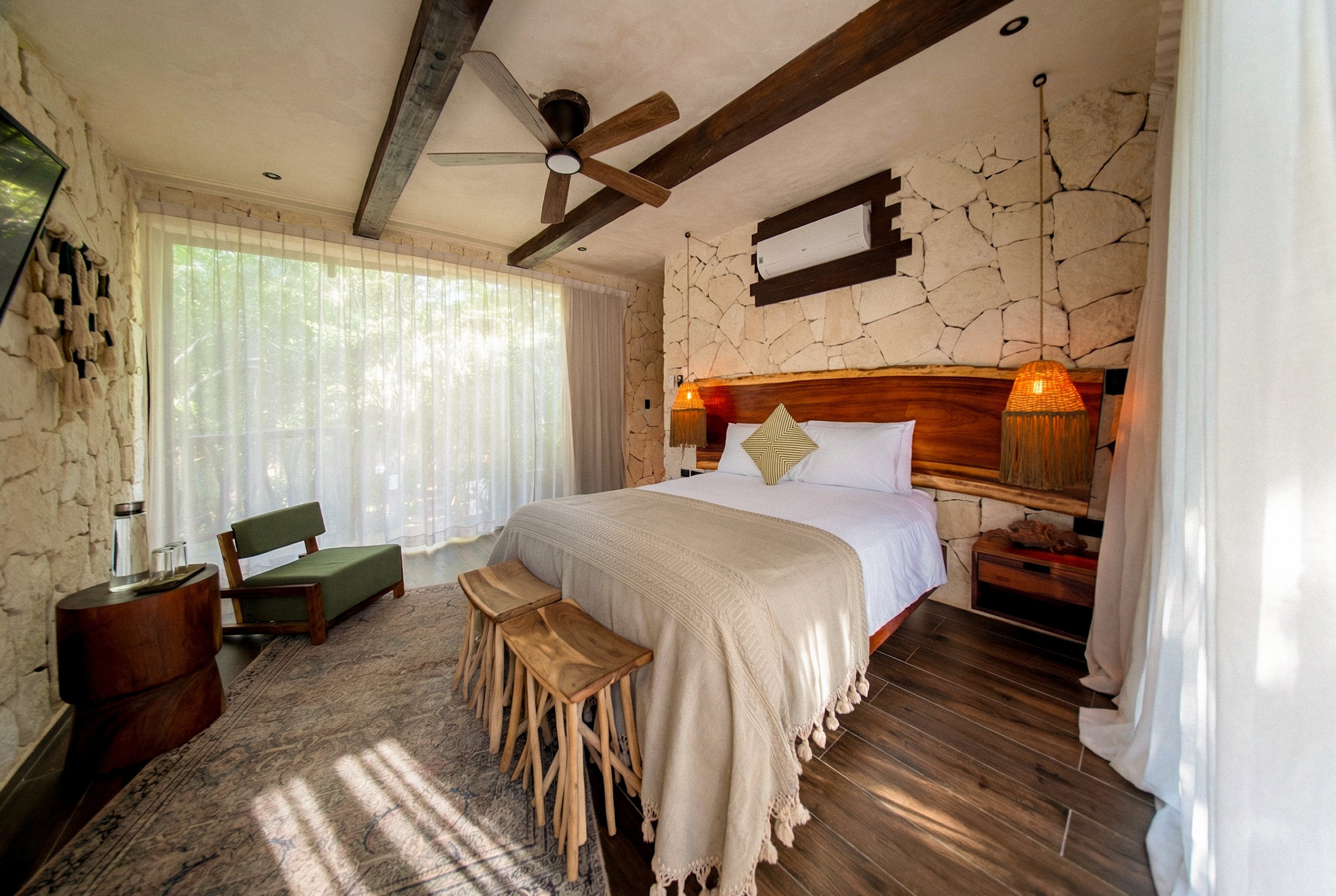 04 — Villa Tierra Private Room.jpg