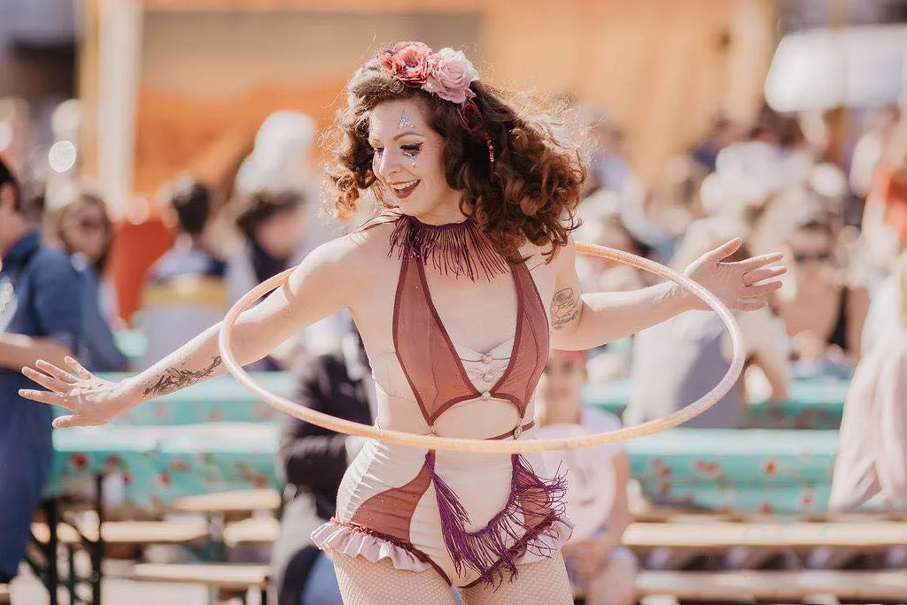 lila_chupa_hoops.jpg