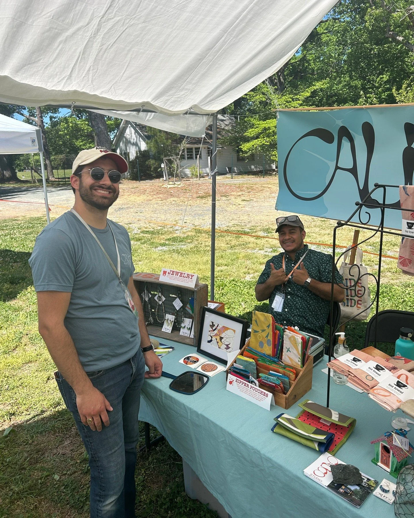 DAY ONE RECAP🗣️🐸🍄

It was a hot one yesterday but we all powered through the sun rays! Over 400 people joined us on day one to welcome in our spring Calico Makers Market with a bang. 

For our swipe today we have:

1. Joseph and Carlos manning the