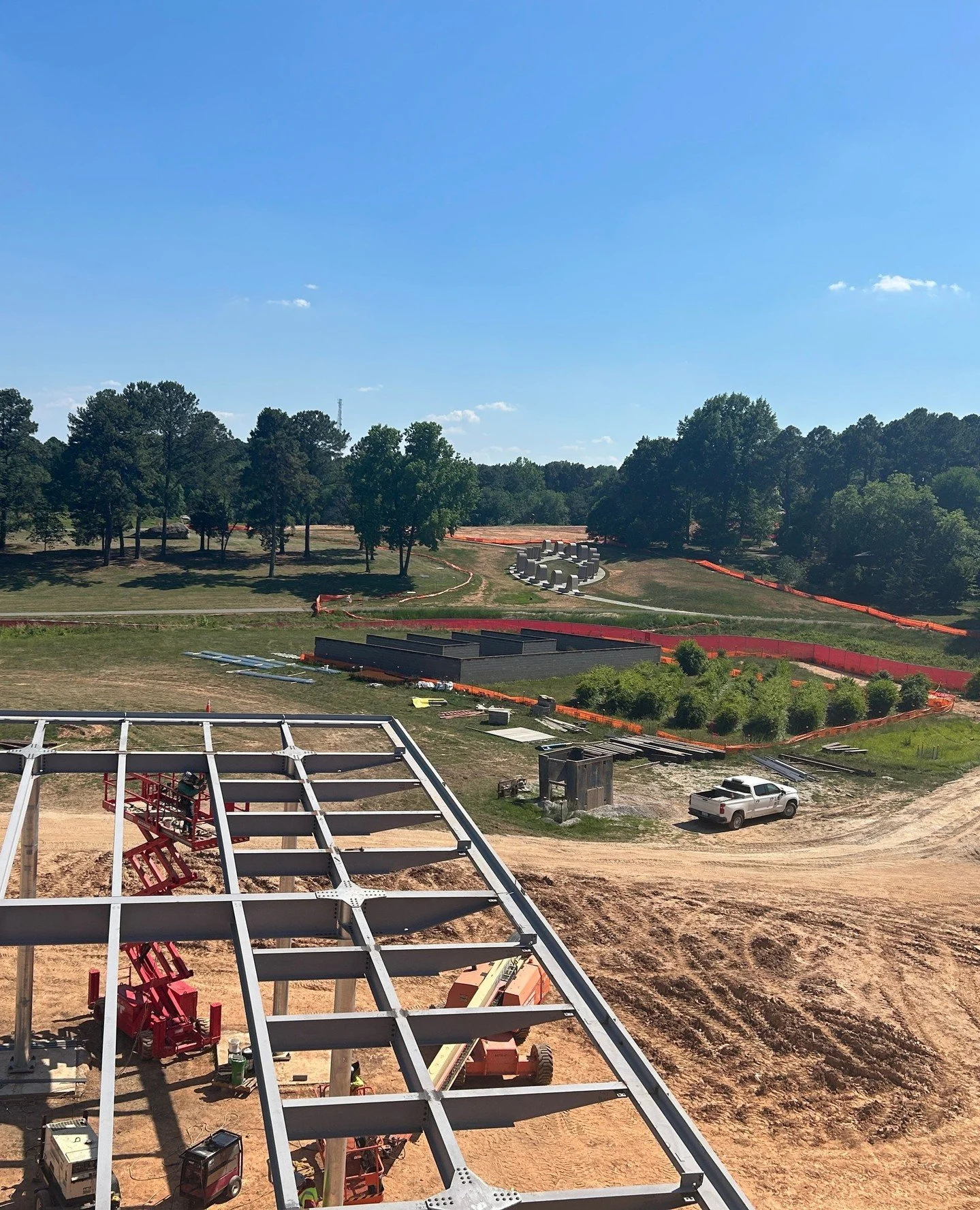 This week we got a chance to see a sneak peek of the ongoing construction at the @ncartmuseum! 🏗️ The site tour was initiated by members of the Building Enclosure Council Research Triangle chapter, and had a good chunk of attendees from a variety of