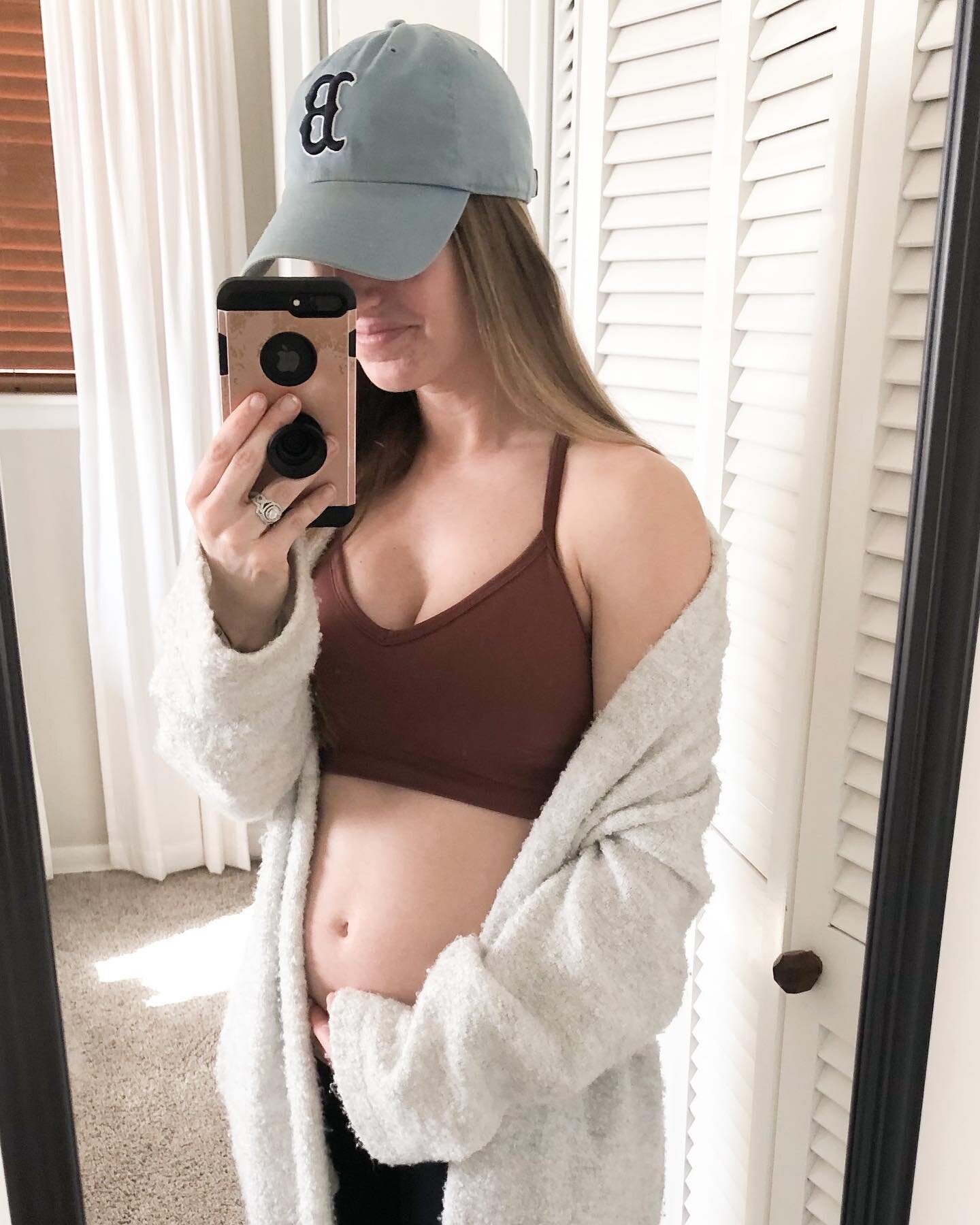 pants are gettin tight + im here for it 🤟
&bull;
&bull;
&bull;
i never thought id be so ecstatic to be a girl mom but I truly can&rsquo;t wait for this little bit to get here so her dad + i can snuggle her. also taking every bump pic in a @redsox ha
