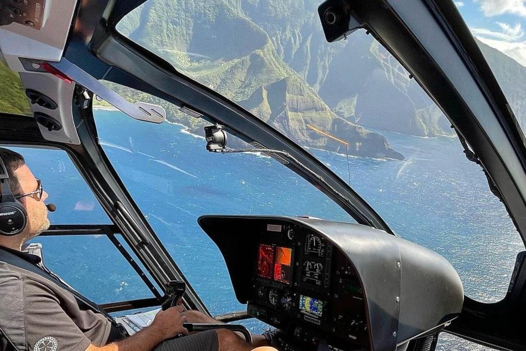 45-Minute Doors On vs. 45-Minute Doors Off Maui Helicopter Tour: Which Flight Delivers the Ultimate Hawaiian Experience?