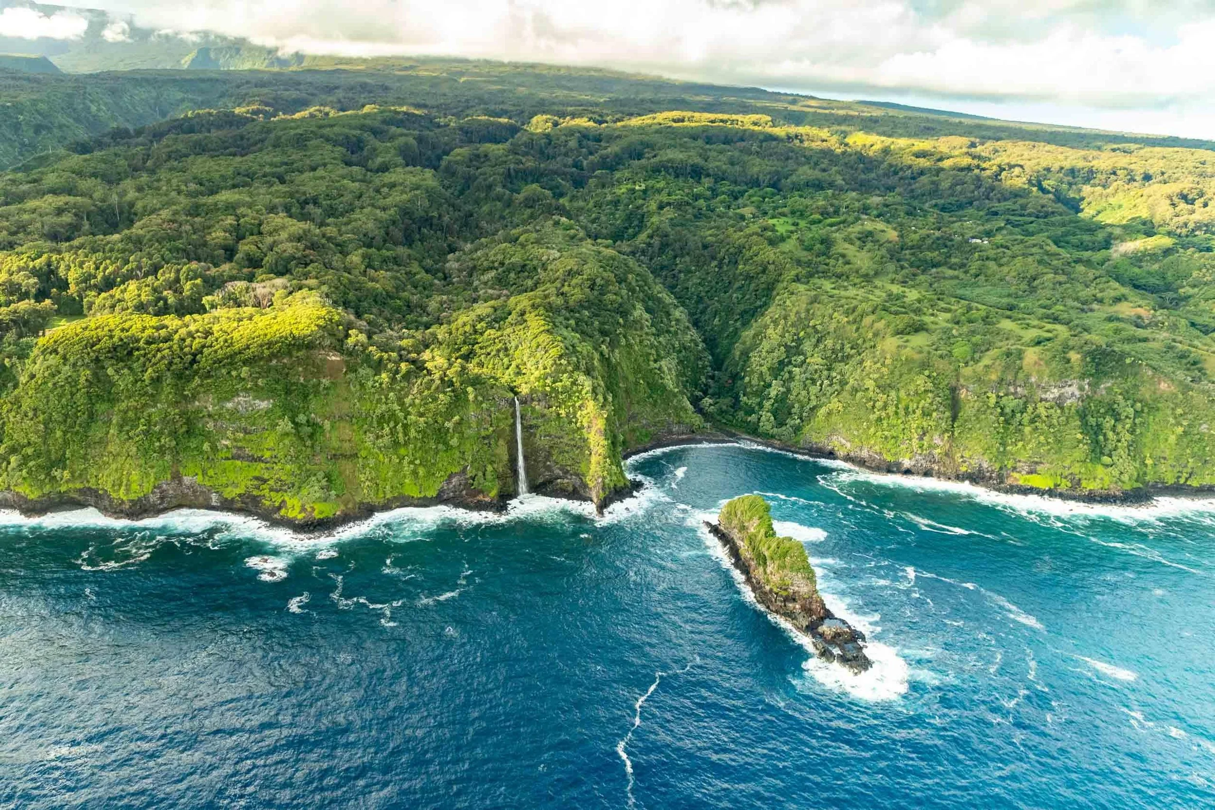 Maui Hana Helicopter Tour Comparison: Which Scenic Flight Is Best?
