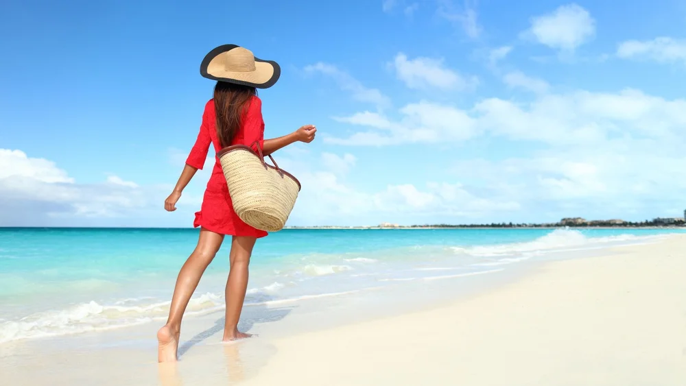 What to Wear Over a Bathing Suit to the Beach — Shopping on Champagne