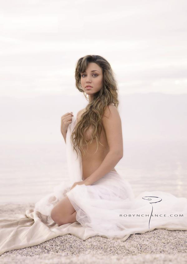 RobynChance_SaltonSea2_web.jpg