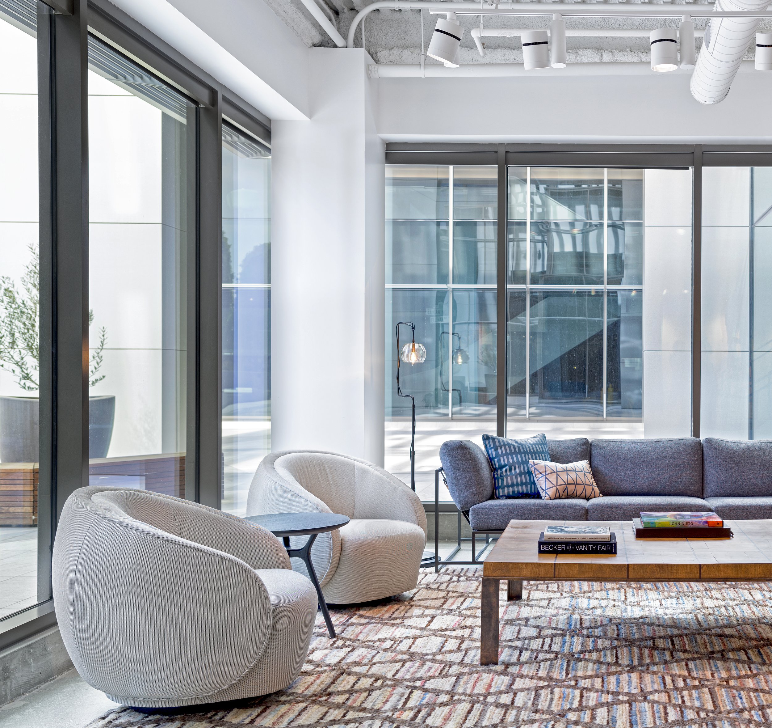 Imagine-Entertainment-Informal-Meeting-Lounge.jpg