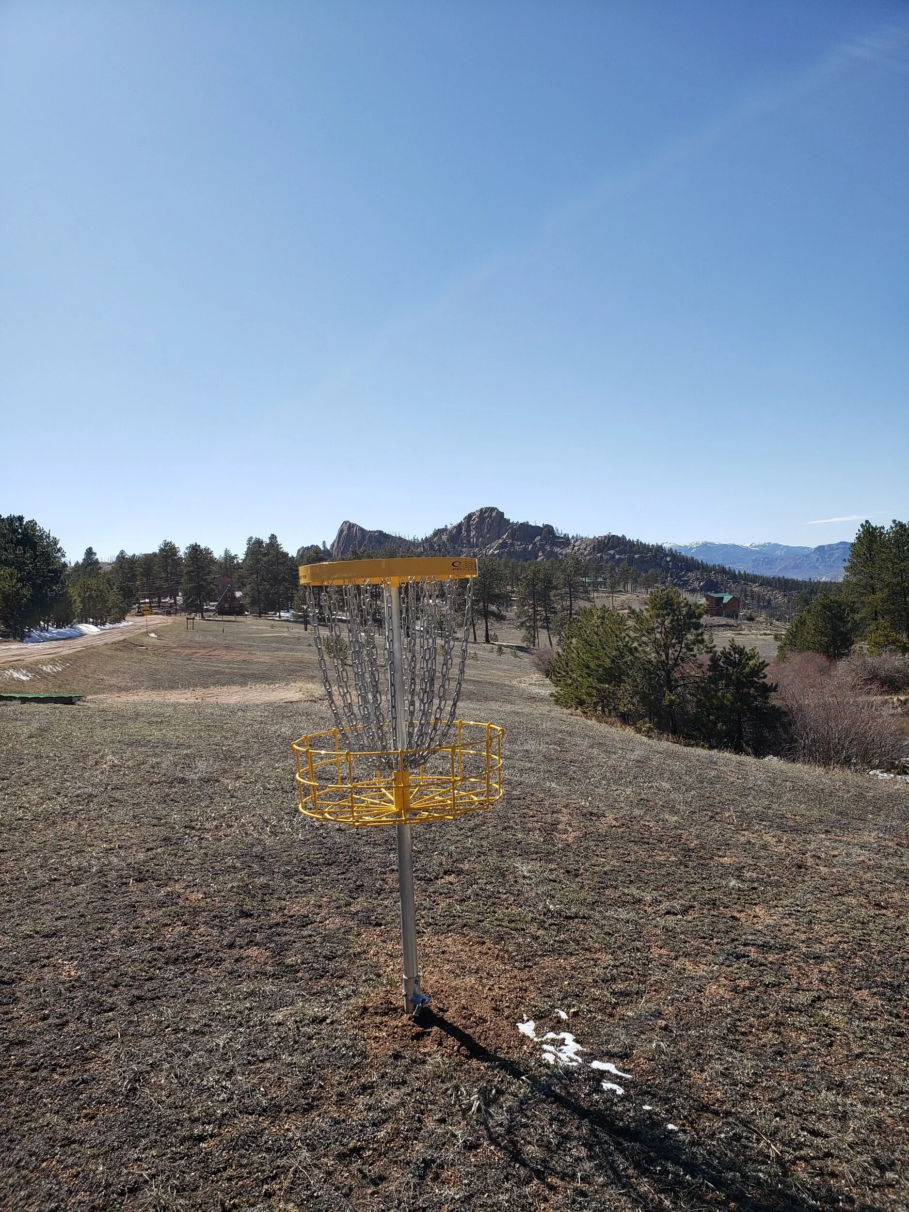 6 basket disc golf range