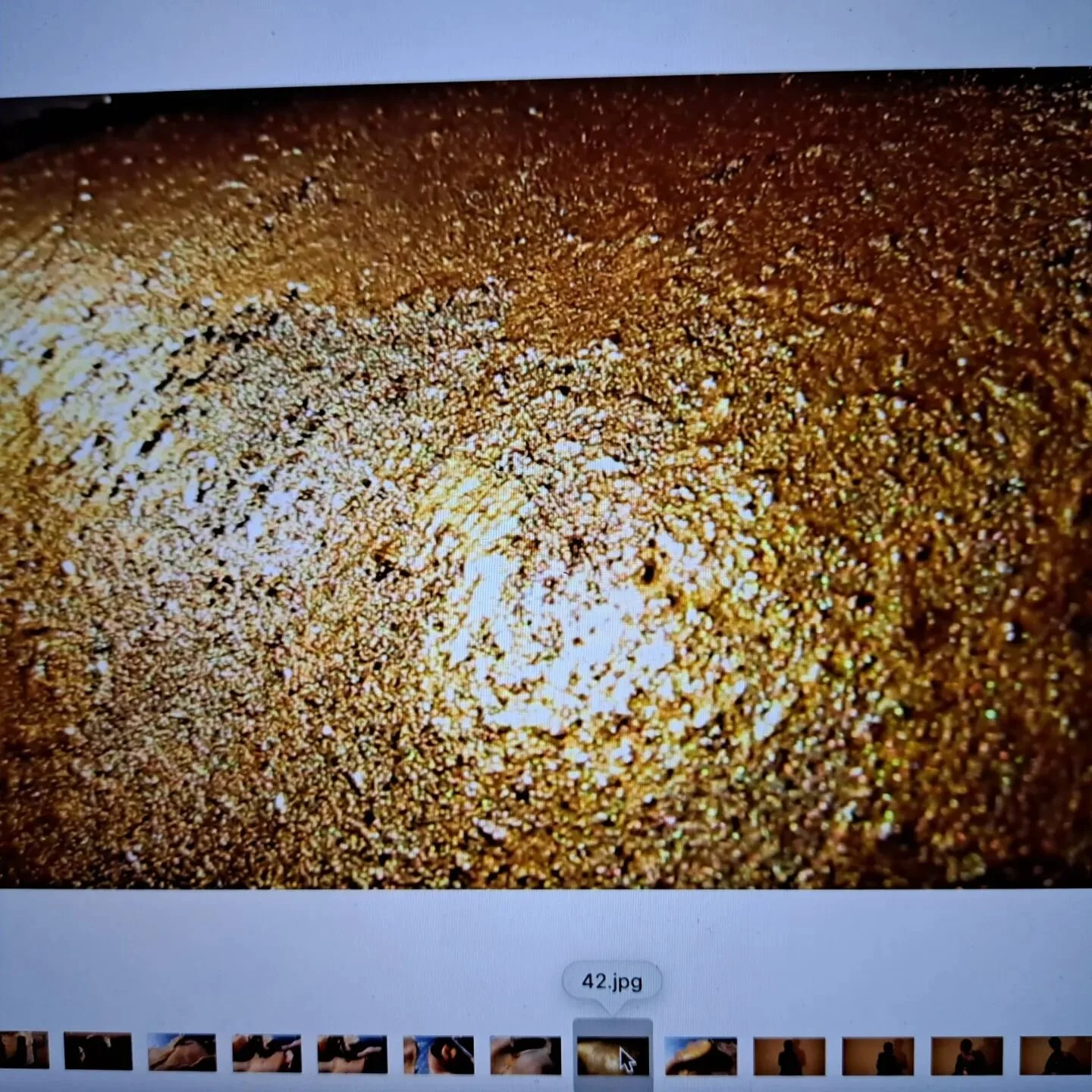 Revisitando archivo para una expo. [!!!!]
Cuando document&eacute; el proceso de la perfo "I d(e)o therapy", all&aacute; en el 2012,  jam&aacute;s imagin&eacute; que viajar&iacute;a hasta aqu&iacute;: una expo que recoge las m&uacute;ltiples