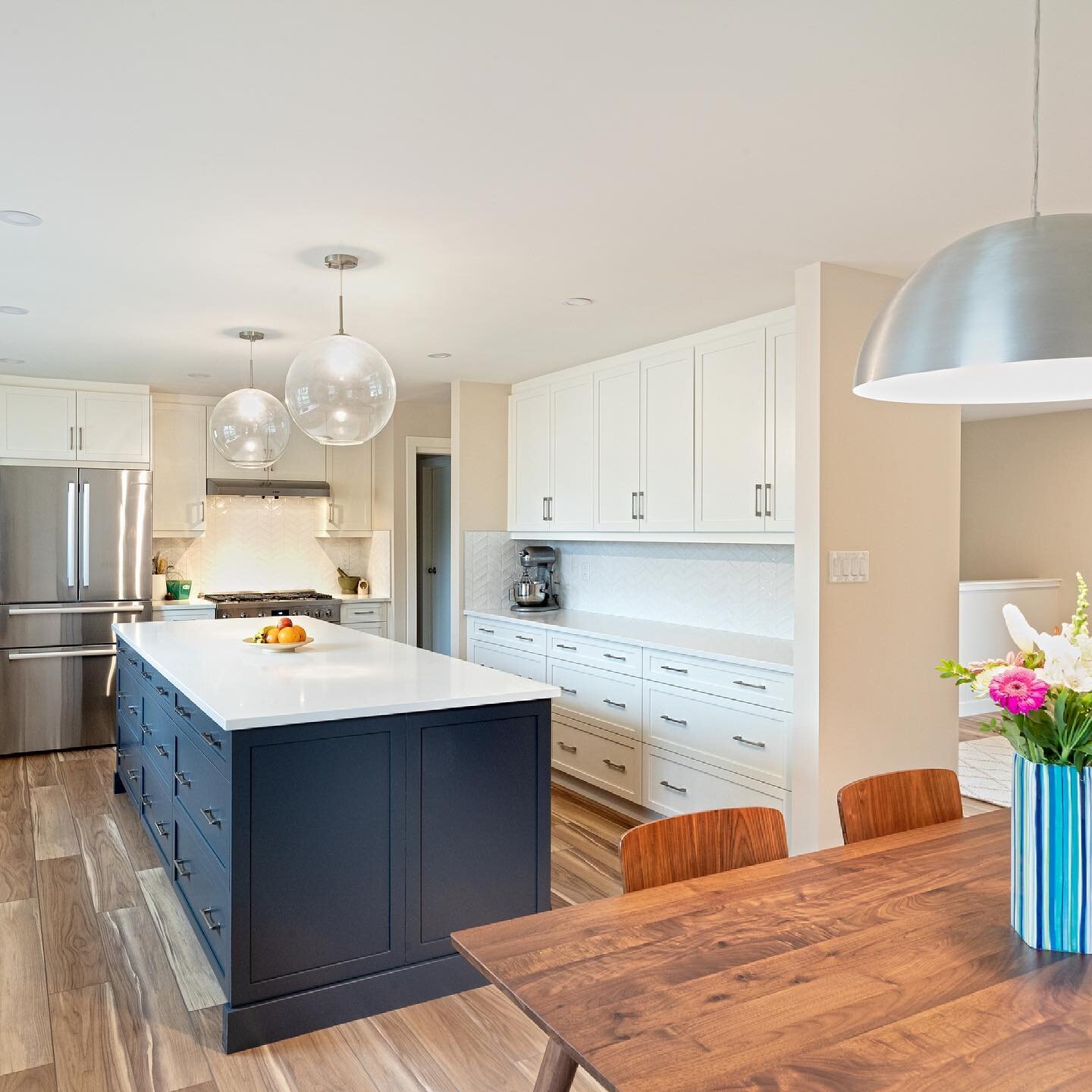 My friends over at @fourelementsconstruction never cease to amaze me with their abilities and talent for creating beautiful spaces!

If you had a kitchen island that big what would you use it for?