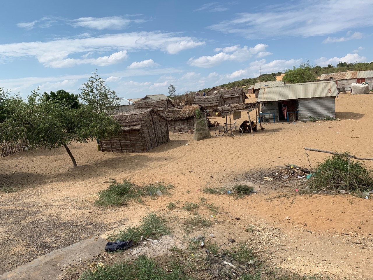Malagasy shacks outside Ifaty.jpg