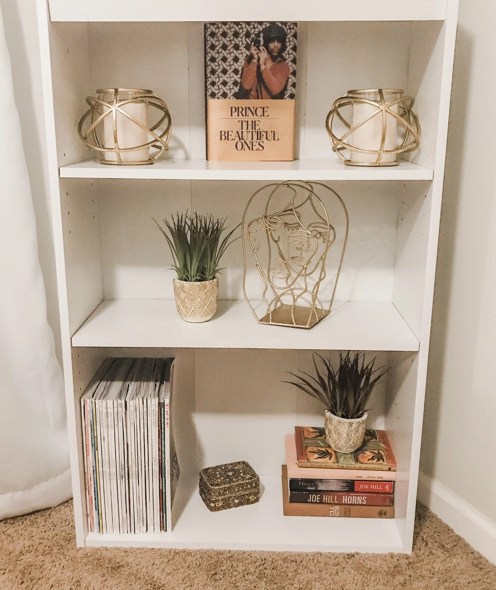 Tips on Styling Shelves