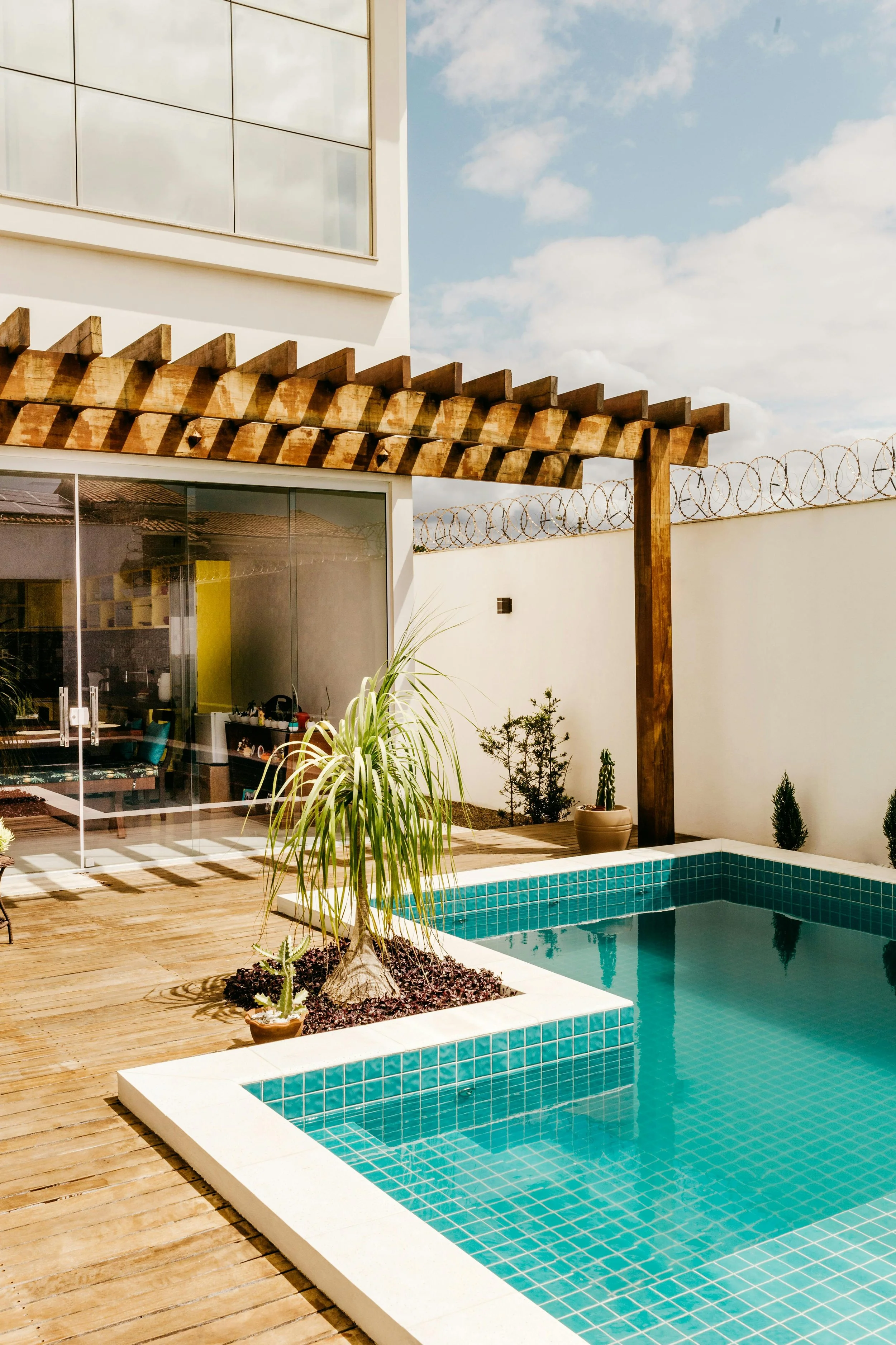 5 Backyard Upgrades That Instantly Elevate Your Home