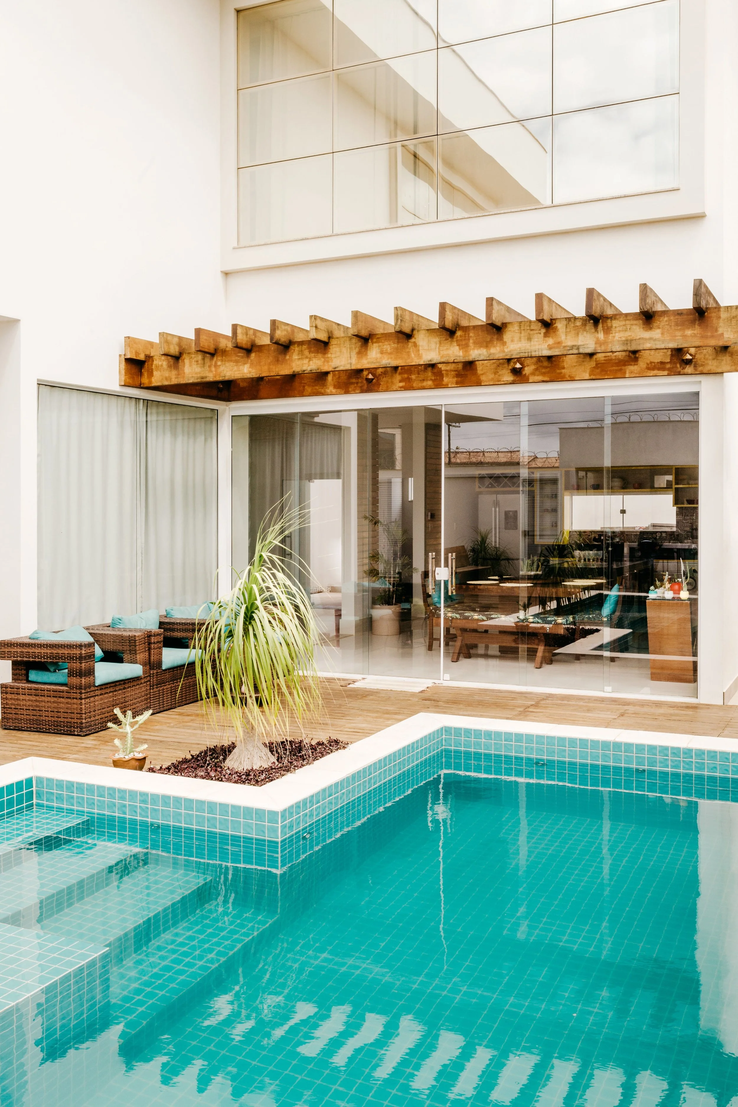 5 Practical Ways to Upgrade Your Pool Area Without a Full Renovation