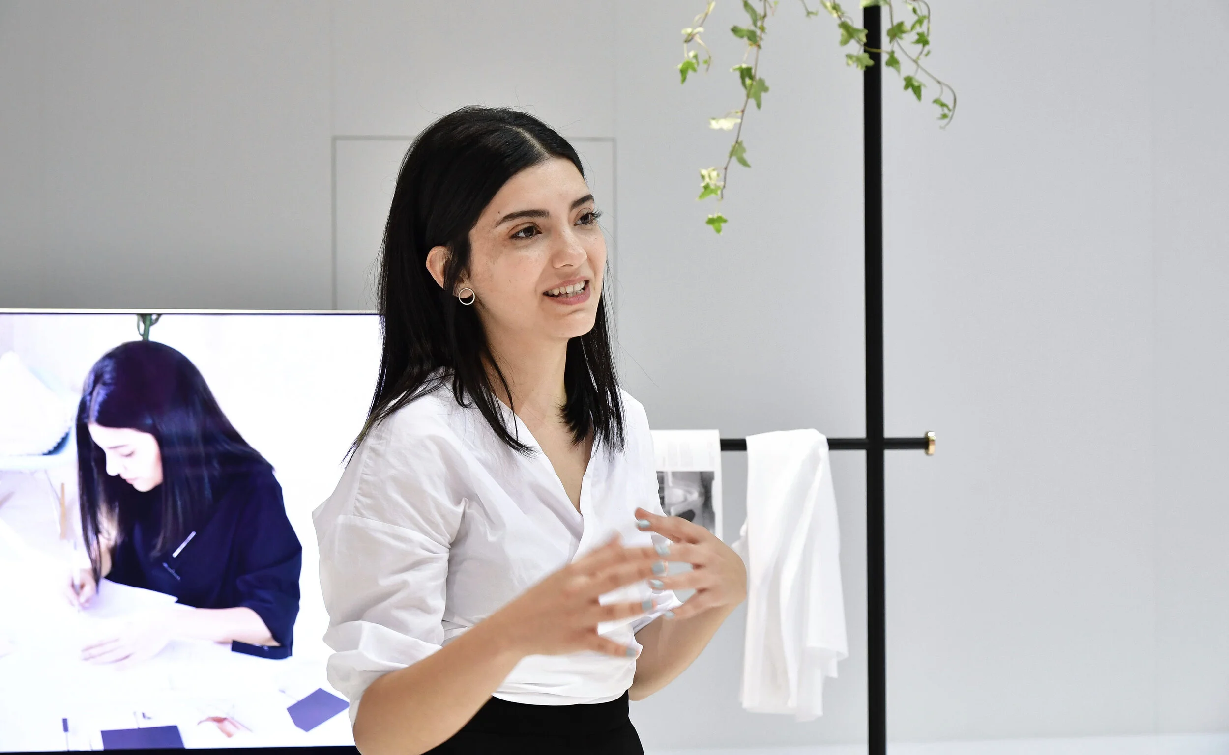 Fulden Dehneli giving a presentation. multi-award-winner turkish industrial designer