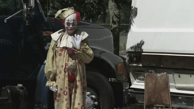 Supernatural-Everybody-Loves-a-Clown-768x432.jpg