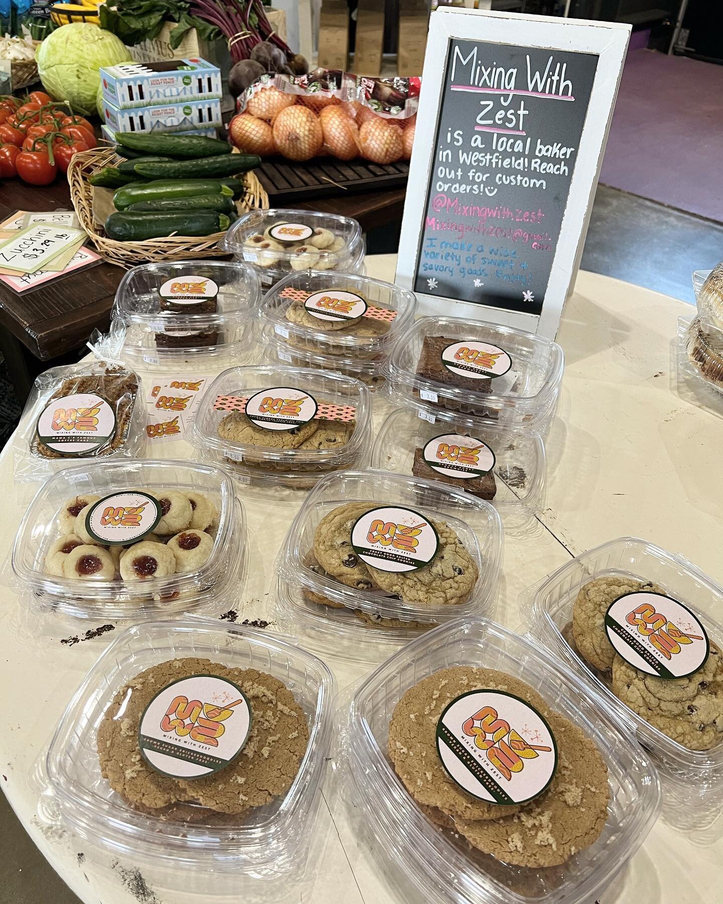 LOTS of yummy baked goods + peanut butter oatmeal balls (in the fridge) @princesfarmstand! They&rsquo;re open Weds - Saturday during the winter 🍪 Stop by and pick up some goodies!

#mixingwithzest #smallbusiness #westfieldnj #njbaking #njbaker #njfo