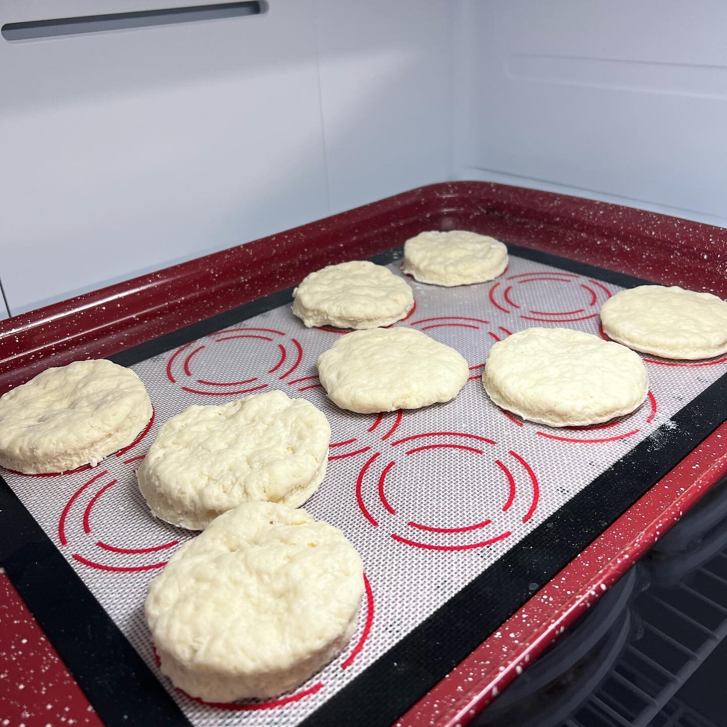 Leftover buttermilk means&hellip;homemade buttermilk biscuits tomorrow morning! Poppin&rsquo; these in the freezer until breakfast time😋

#buttermilkbiscuits #homemadebiscuits #njbaking #njbiscuits #biscuits #njbread #njbaker #njhomemade #smallbusin