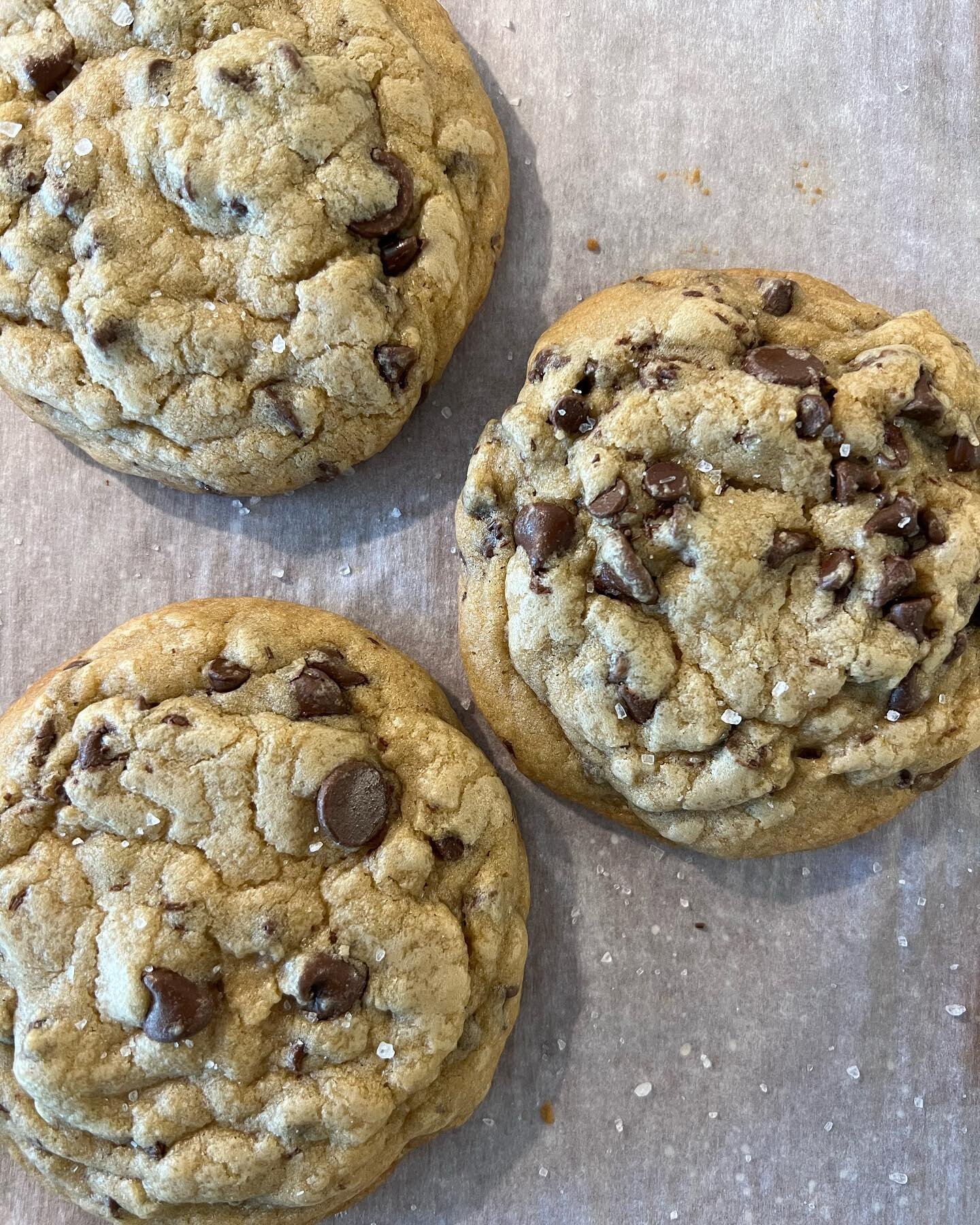 Nothing says &ldquo;Happy Friday Eve&rdquo; like some freshly baked salted chocolate chip cookies 😍🍪 Just a reminder that until the order page is up and running on my website, feel free to place orders with me through DM! 

#njcookies #njbaking #nj