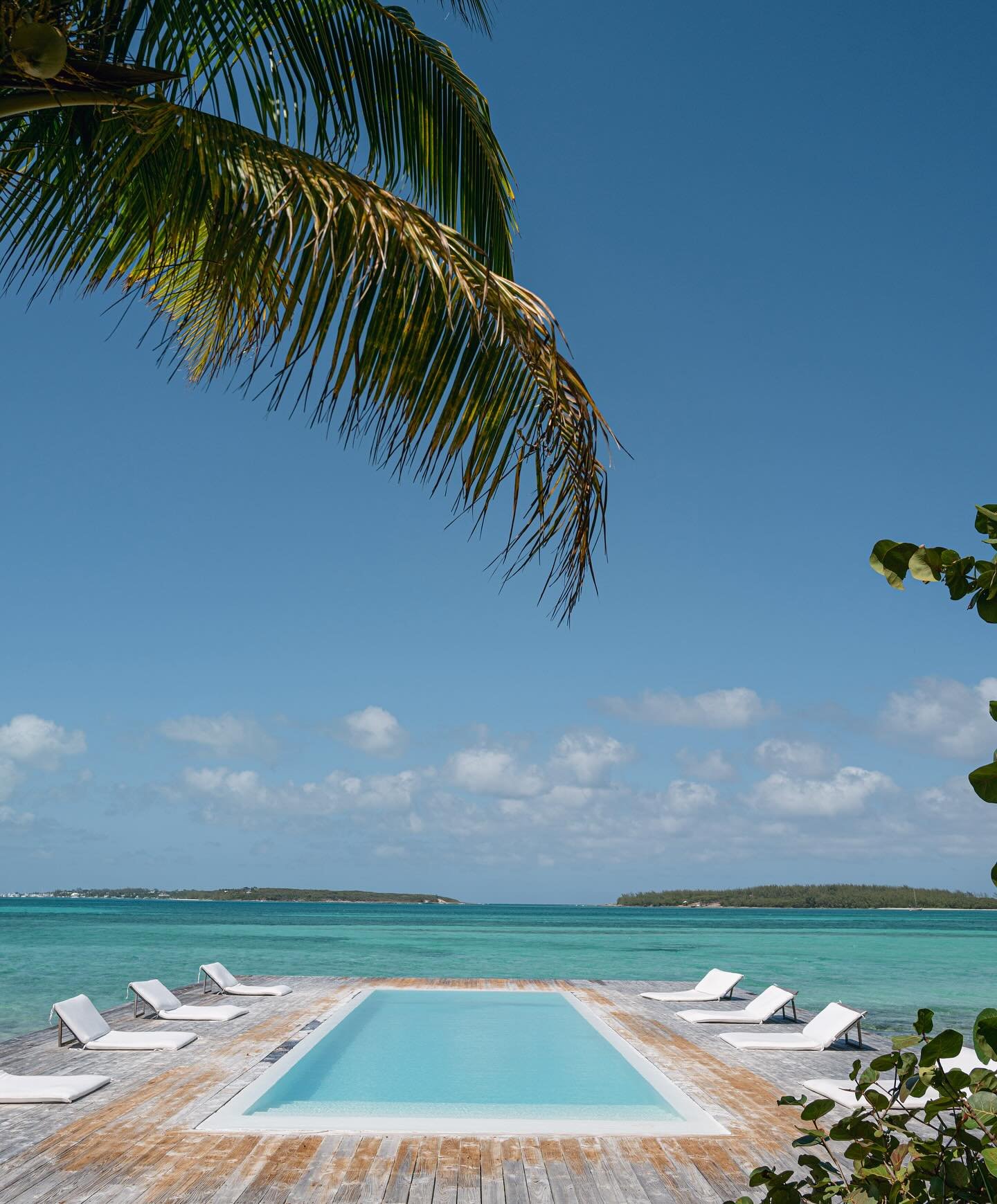 the most fabulous pool and and company in Harbour Island! 
shooting a beautiful wedding with @annerhettphotography with a surprise guest appearance by @patblackattack #harbourisland #bahamas #bahamamama #photography