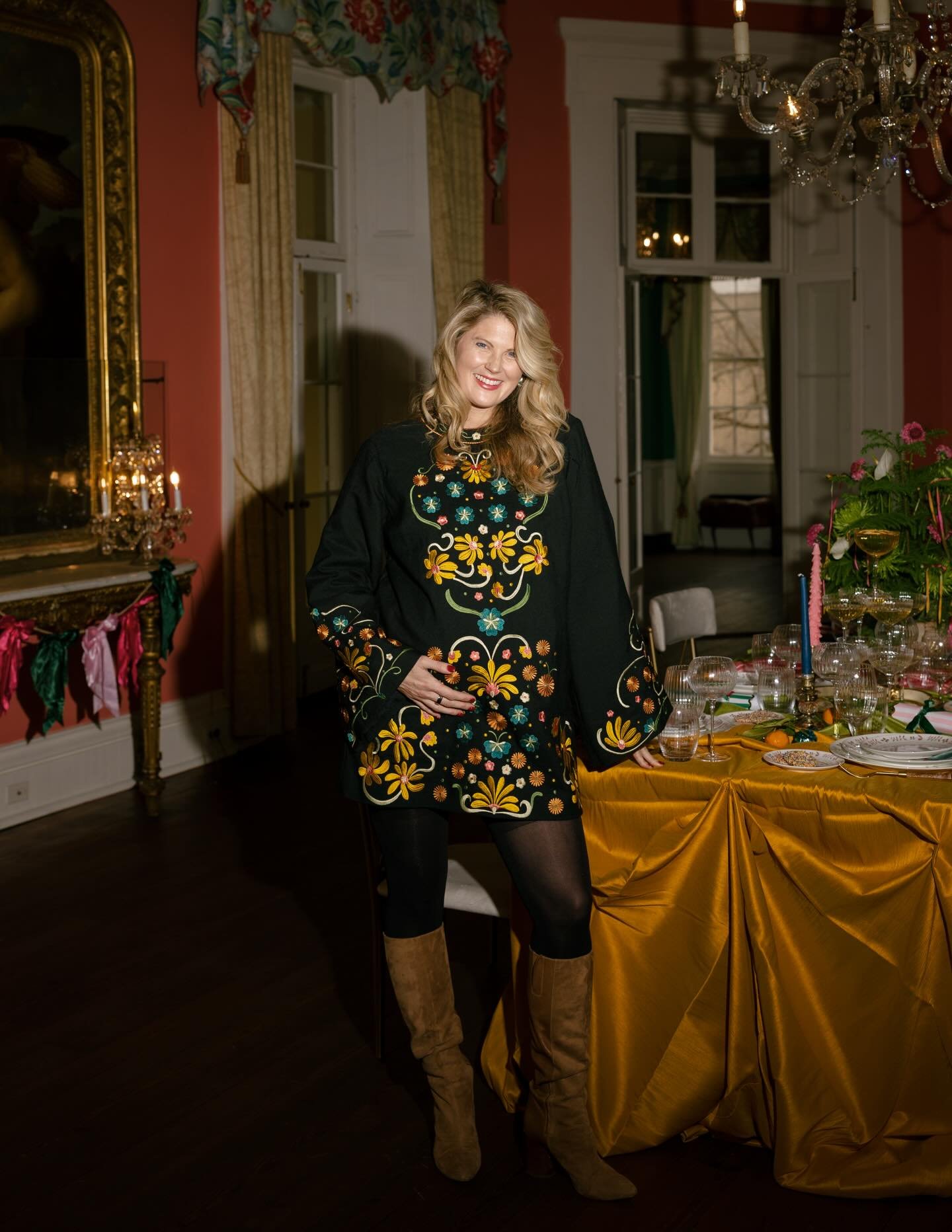 Cheers to a fabulous year with so much to look forward to in 2026! #newyearseve 
photos @mercedesmithphoto 
floral @willoweventdesigns 
venue @pphgevents 
menus @katieknowlesdesign 
for @curatedeventscharleston