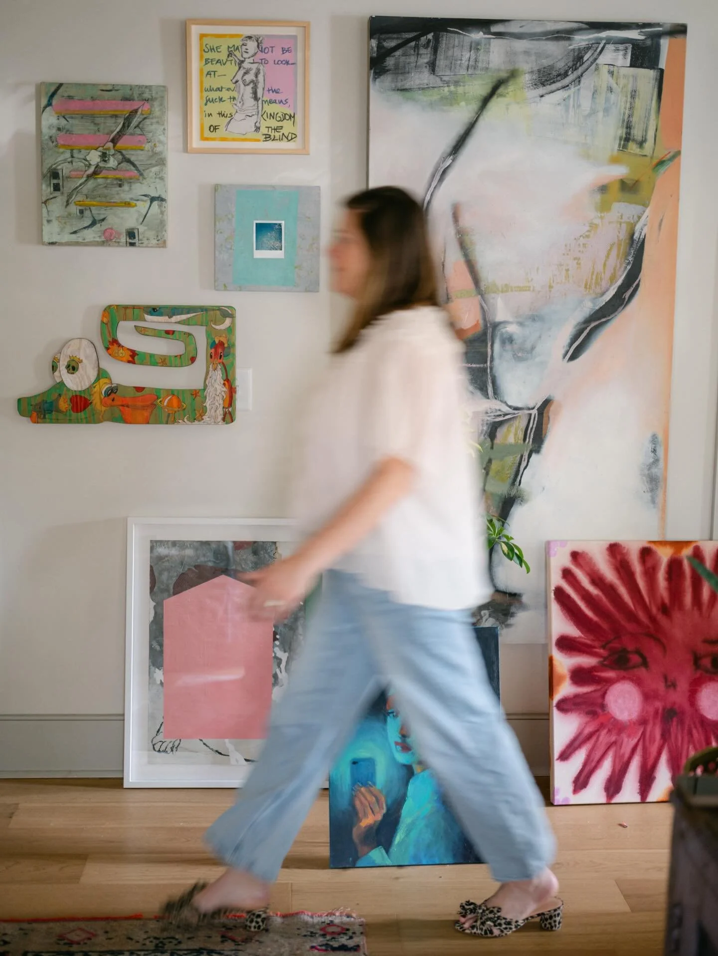 Enjoyed capturing some branding shots for Cara and her company @allegoryartconsulting ! Cara has such an incredible eye for acquiring and collecting art for her clients.  #brandingphotography #allegoryartconsulting #charlestonscartist