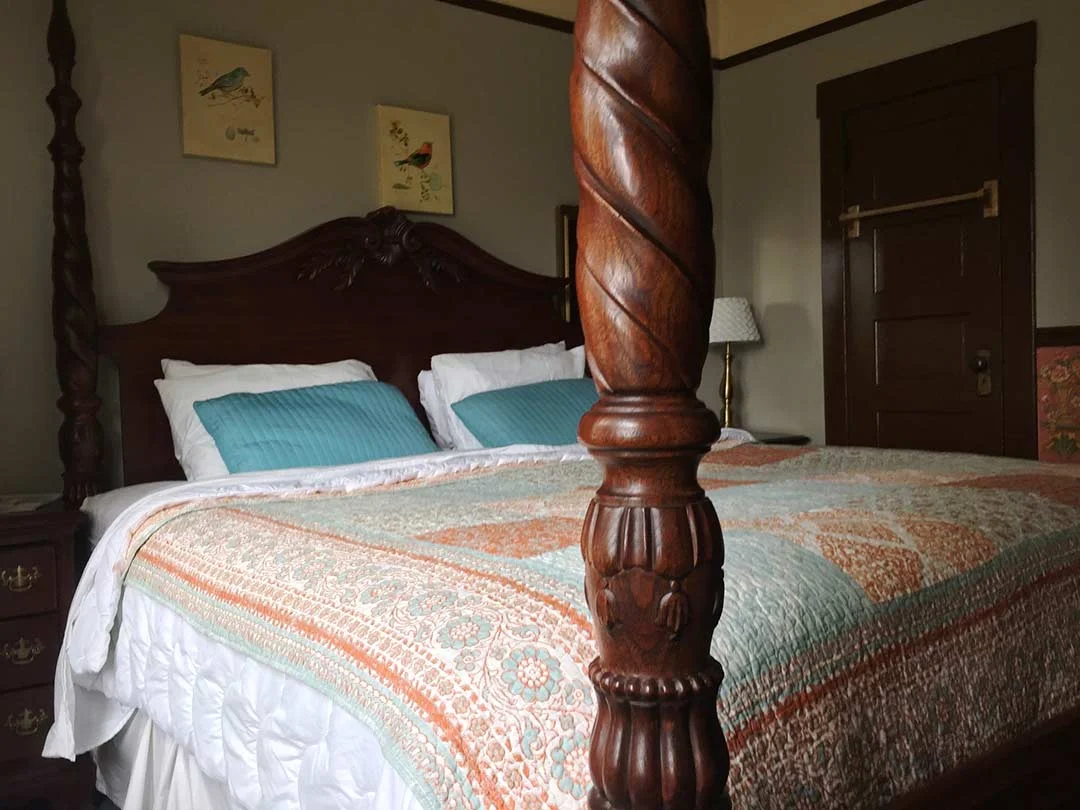 Room-10.jpg