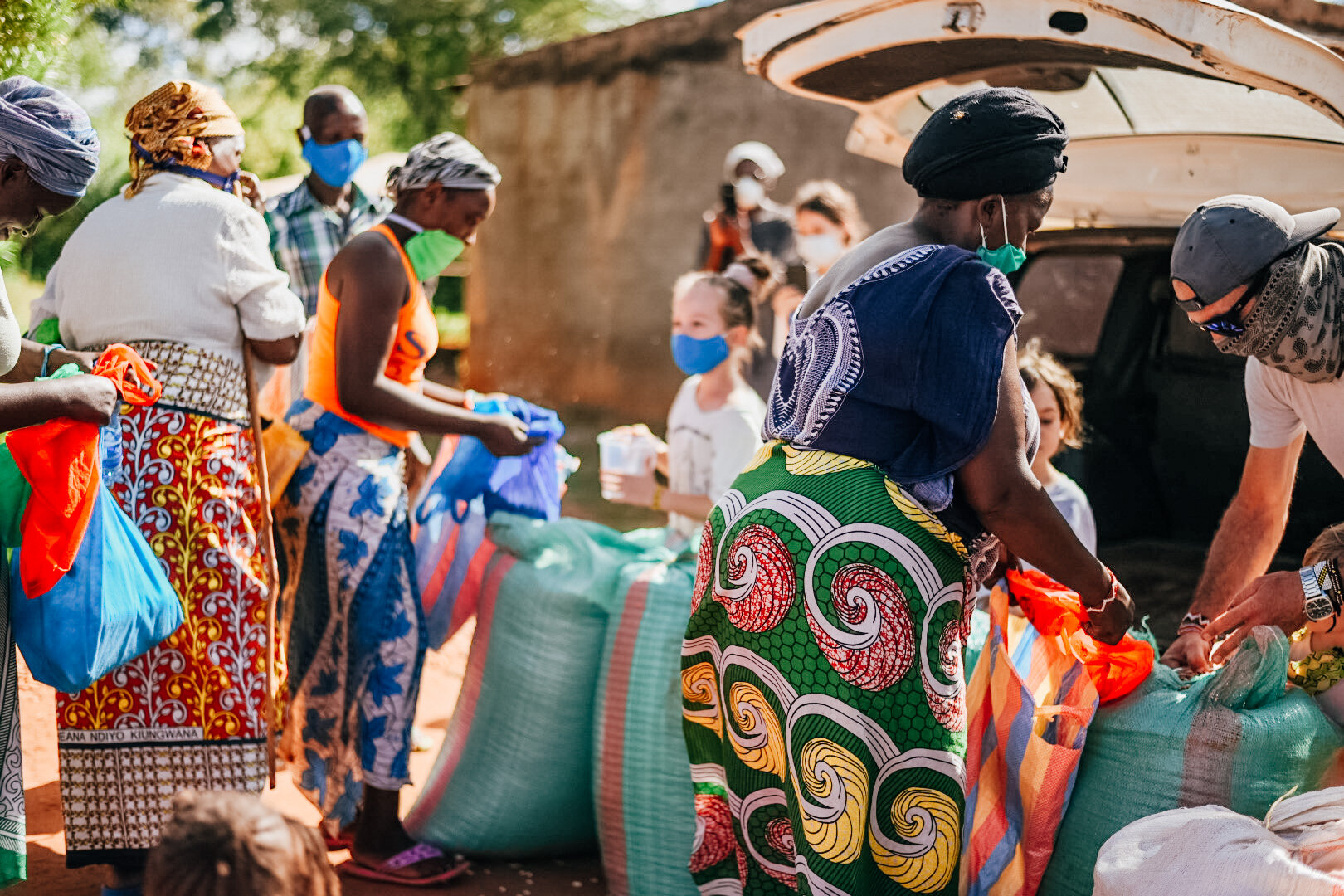 cmk_kenya_food-distribution2.JPG