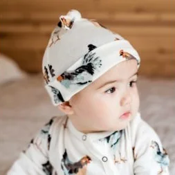 Milkbarn_hat_Chicken_Model_Crop_580p.jpg