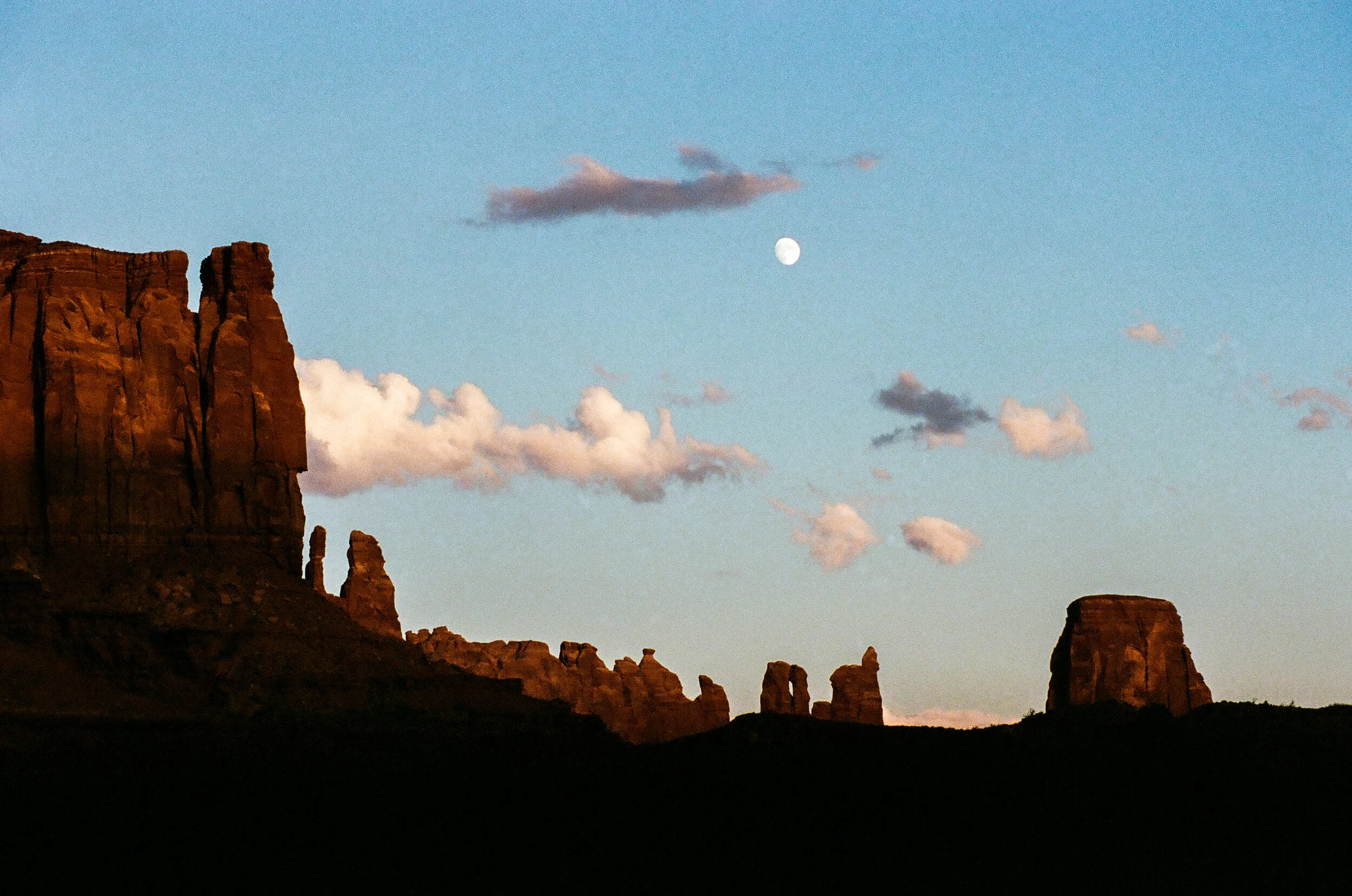 Monument valley-79700030.jpg