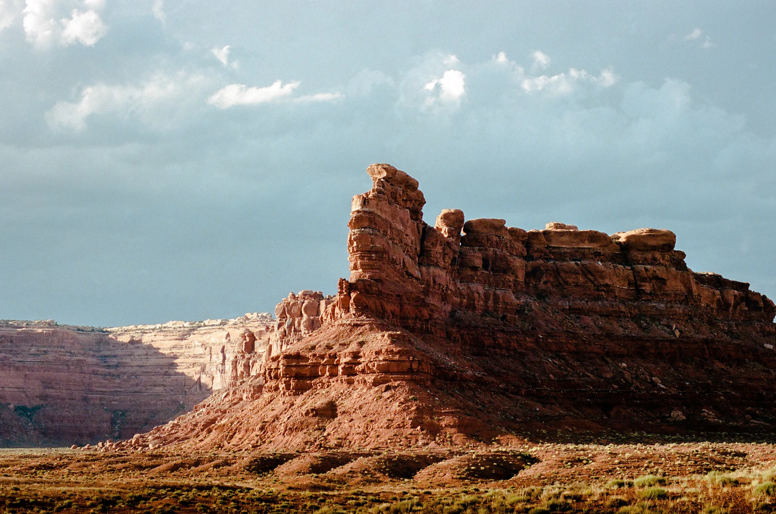Valley of the Gods split rock contrast-79700025.jpg