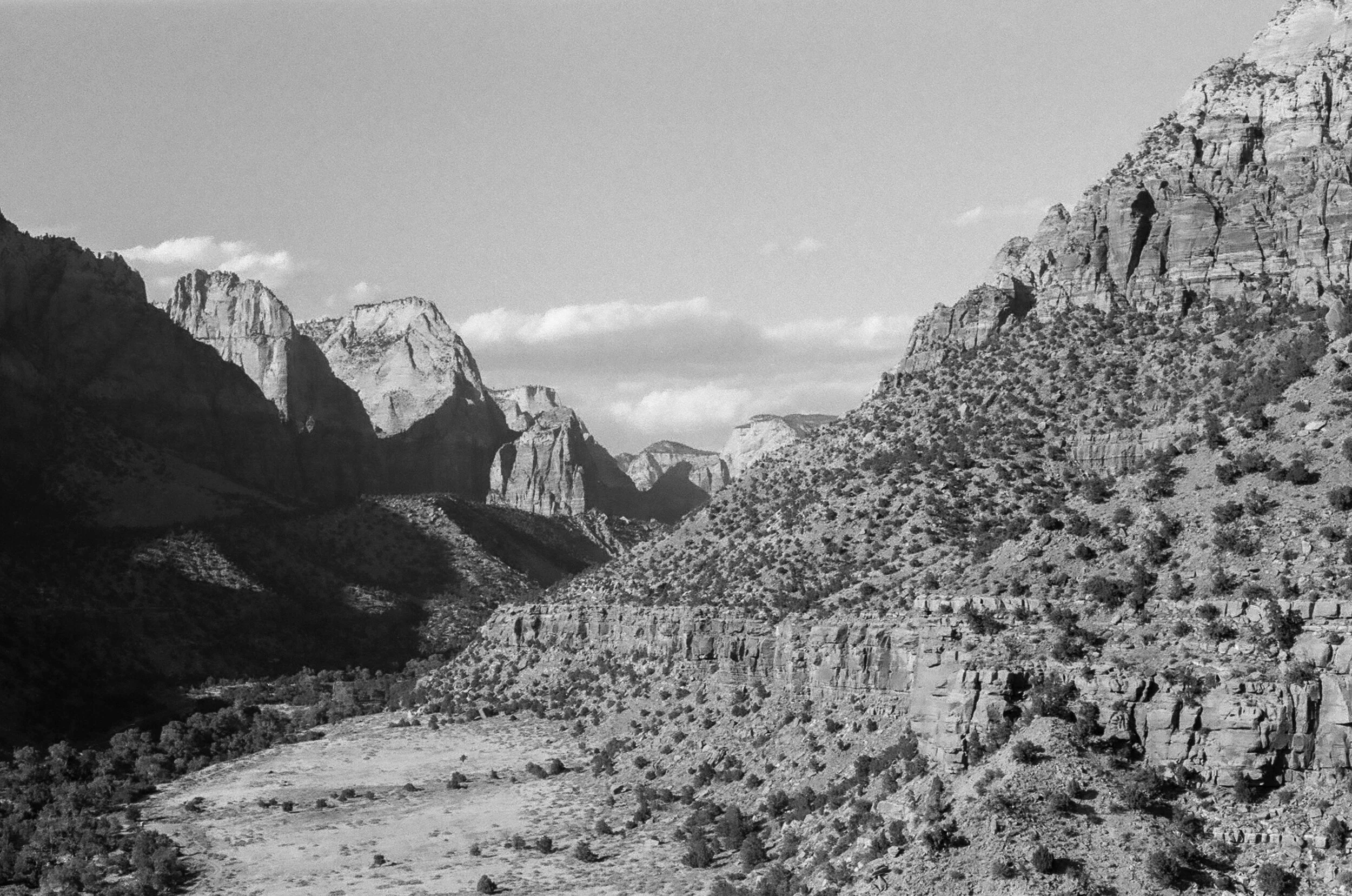 zion wide black and white-000087410030.jpg