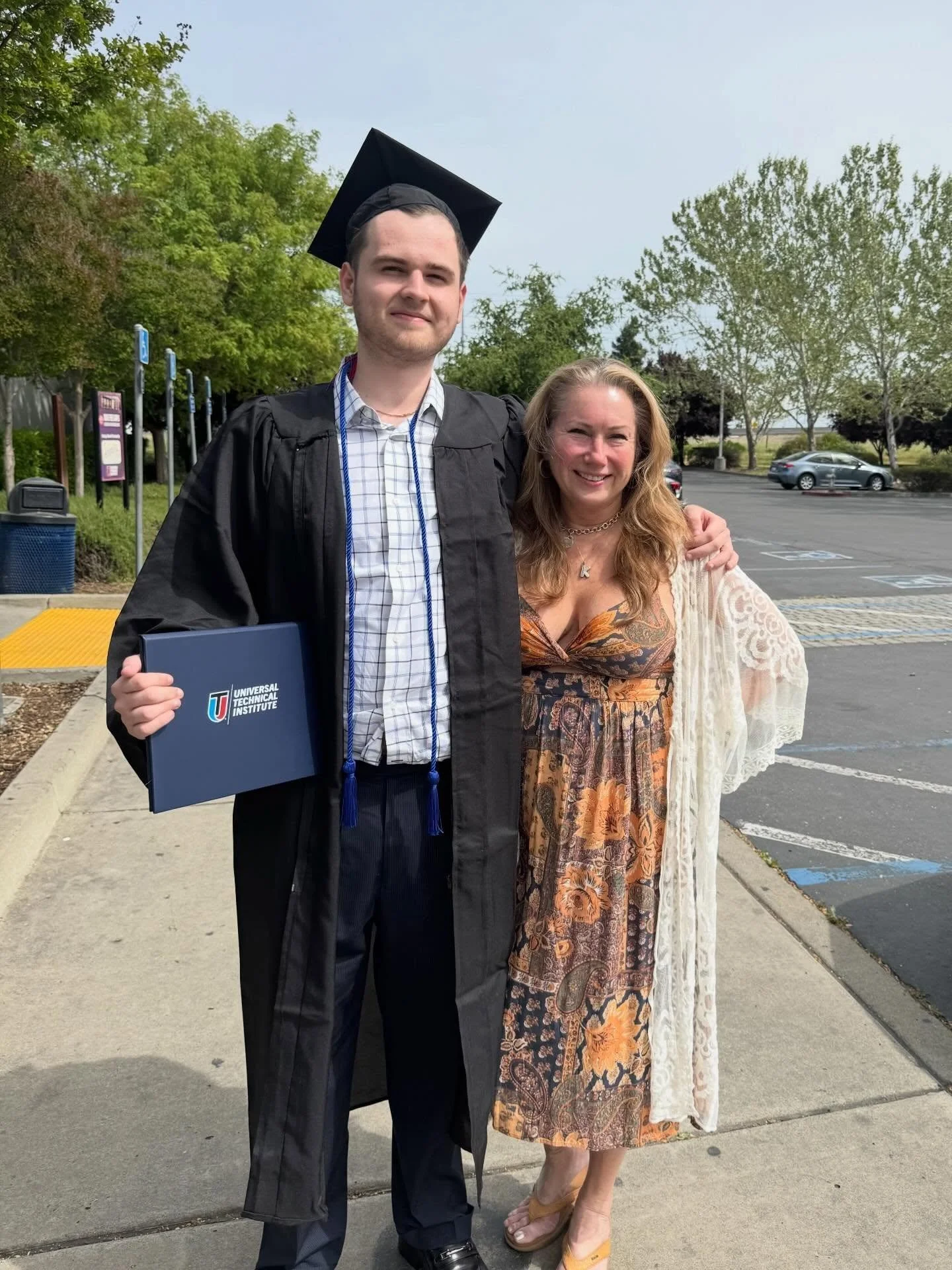 So proud of my youngest son, Brendan, for graduating in HVACR! 🎓🔧
All your hard work paid off&mdash;this is just the beginning. We love you! ❤️
#ProudParent #Graduation #HVACR #SkilledTrades