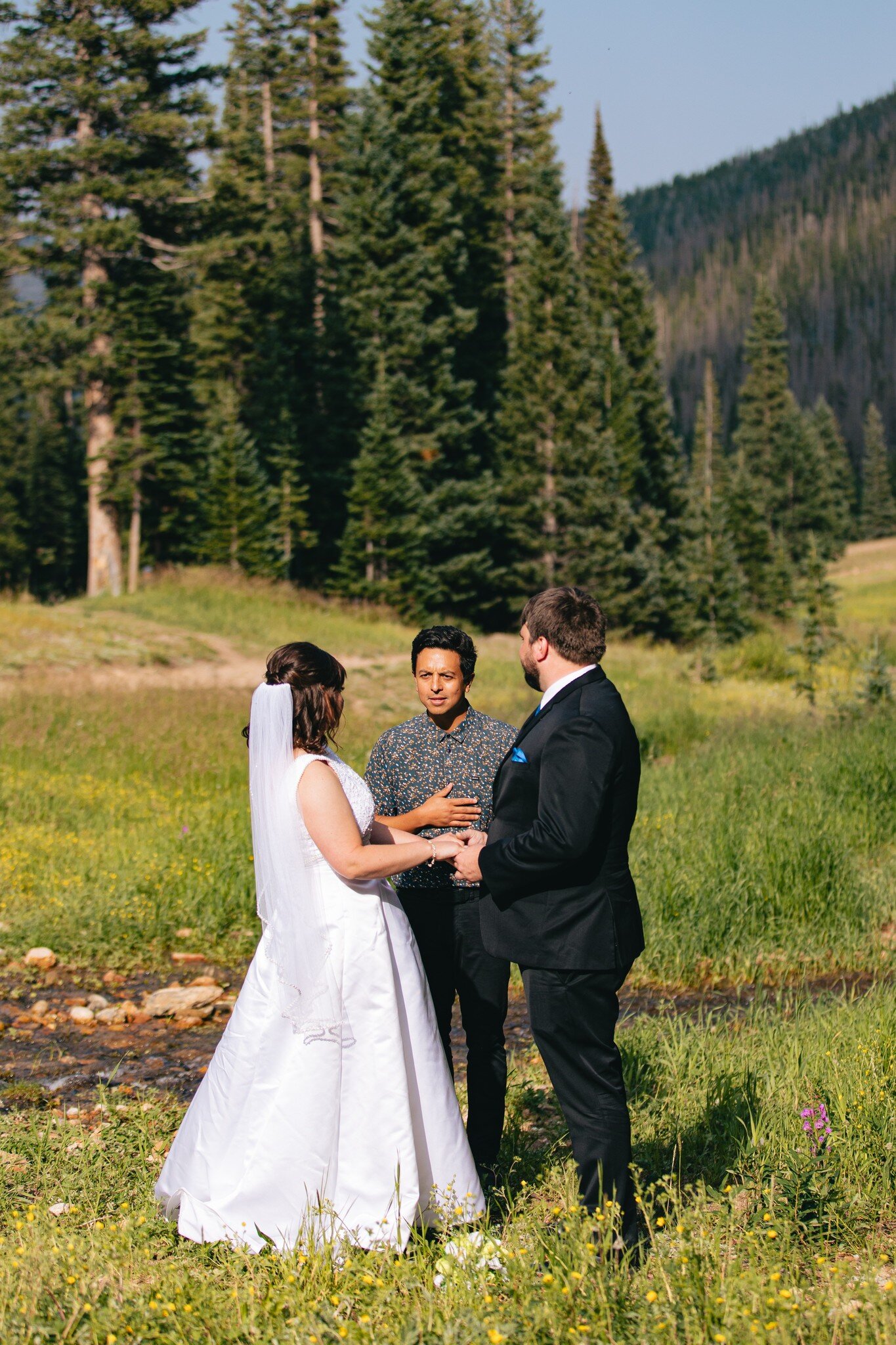 rocky-mountain-national-park-elopement-ceremony-photos-22.jpg