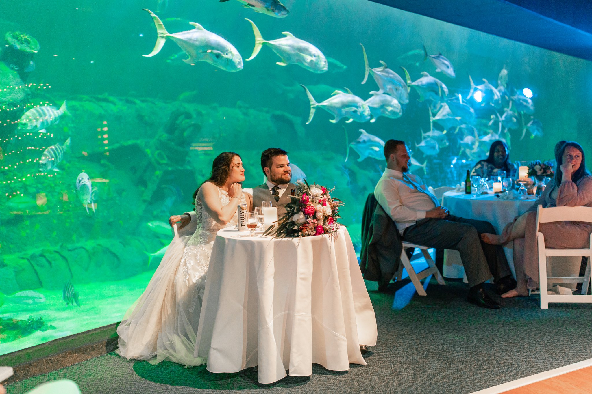 NC-aquarium-pine-knoll-shores-wedding-92.jpg