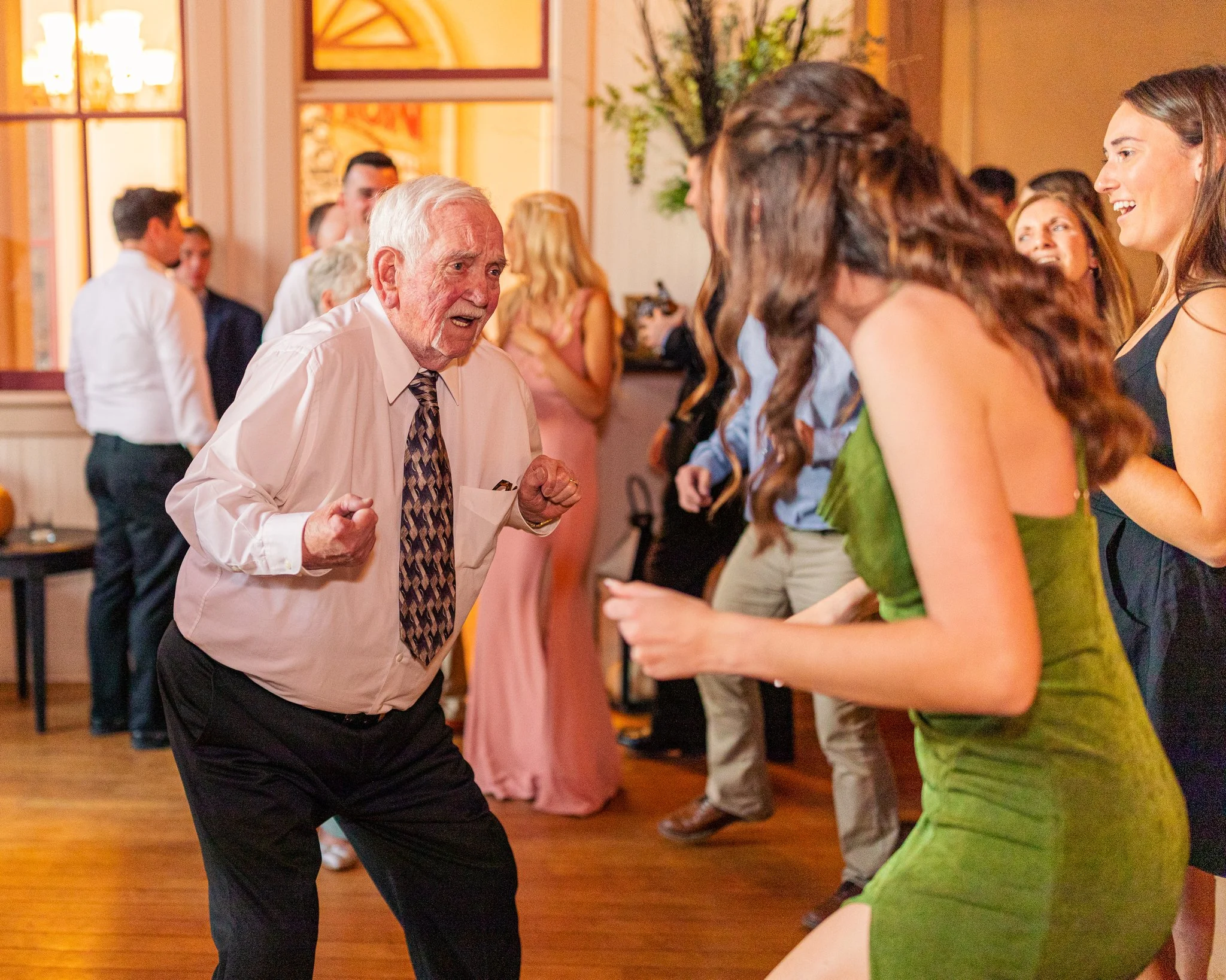 St-John-the-Evangelist-Church-Wedding-Photos-Waynesboro-VA-122.jpg