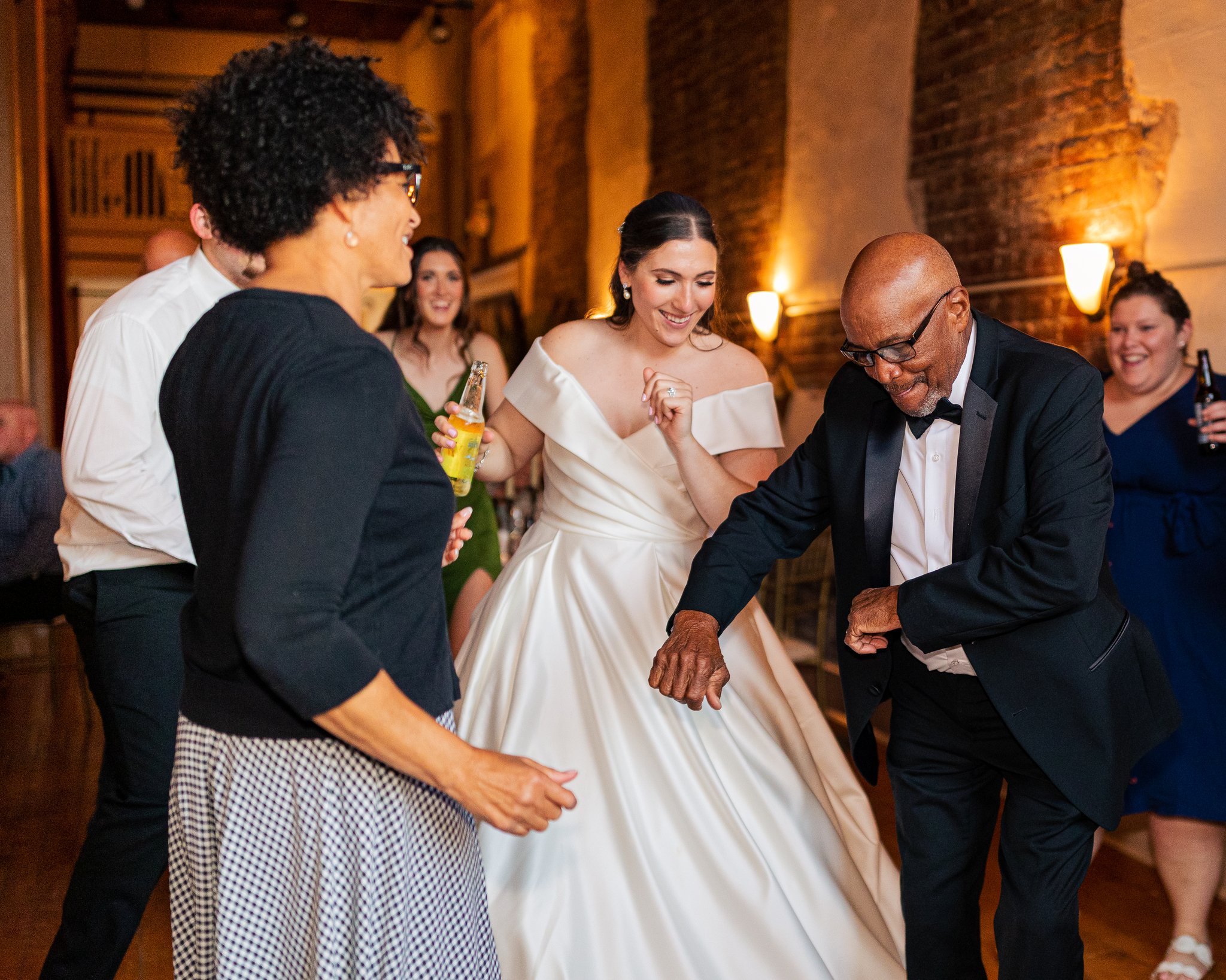 St-John-the-Evangelist-Church-Wedding-Photos-Waynesboro-VA-126.jpg