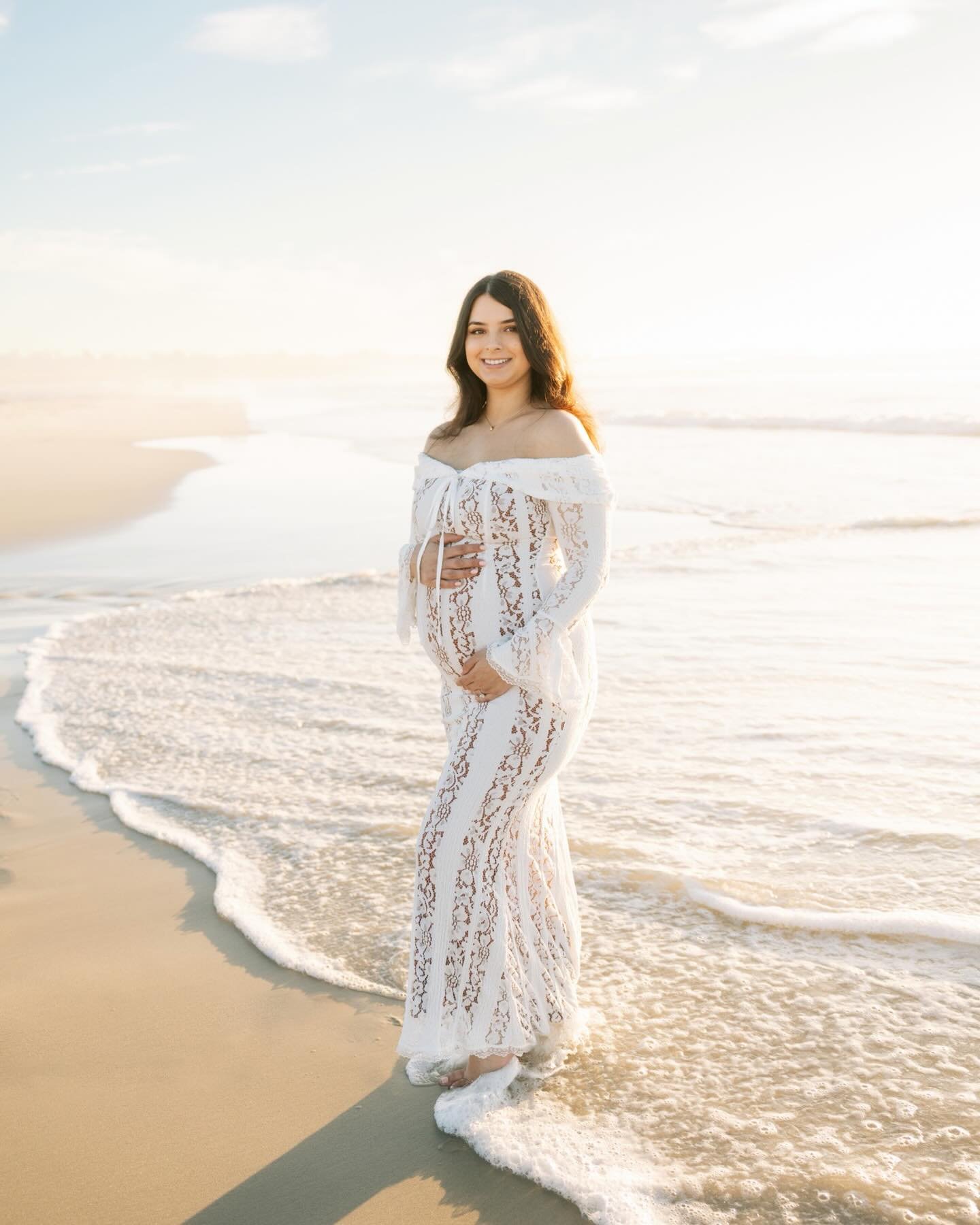 I&rsquo;m loving all of the beach maternity shoots lately. 🥹🤍 all of these glowing mamas in golden hour!

If you&rsquo;re expecting in the fall in Tampa or St. Pete, I&rsquo;d love to connect. 🫶🏻

Tampa Maternity Photographer
St. Pete Maternity P