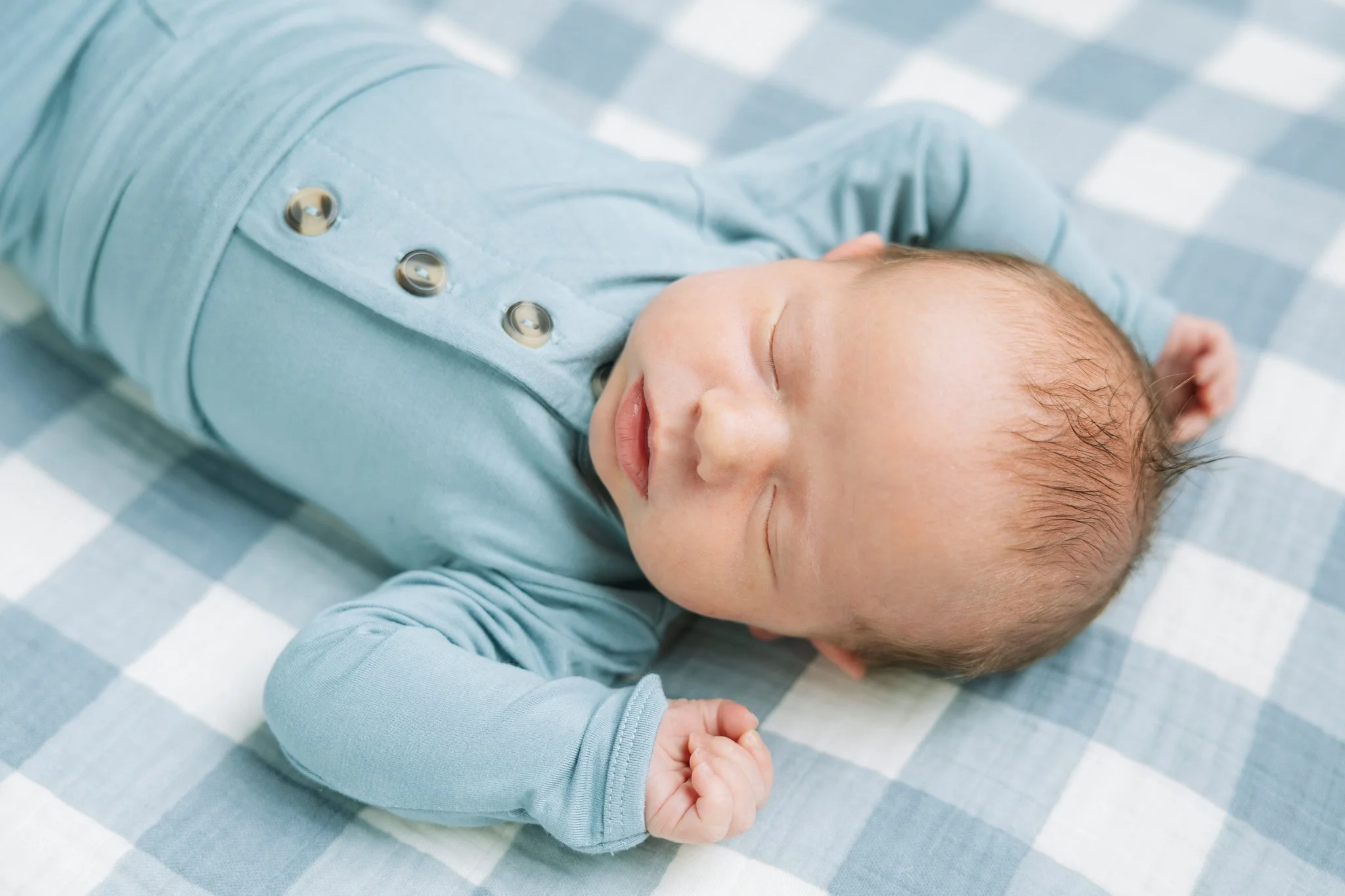 Why an At-Home Newborn Session in South Tampa Might Be the Best Decision You Make This Year