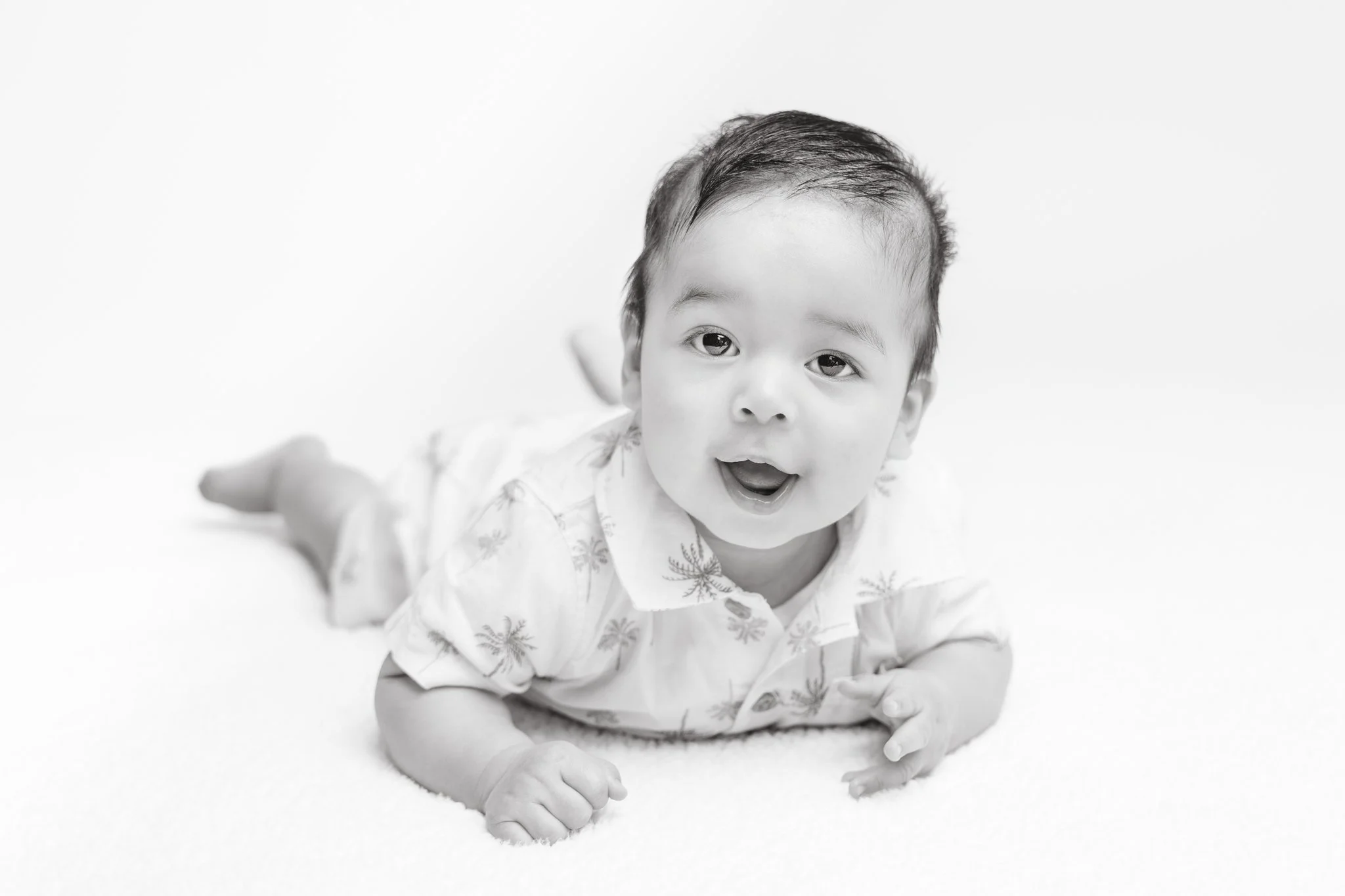 6 months-milestone-photos-twins-3.jpg