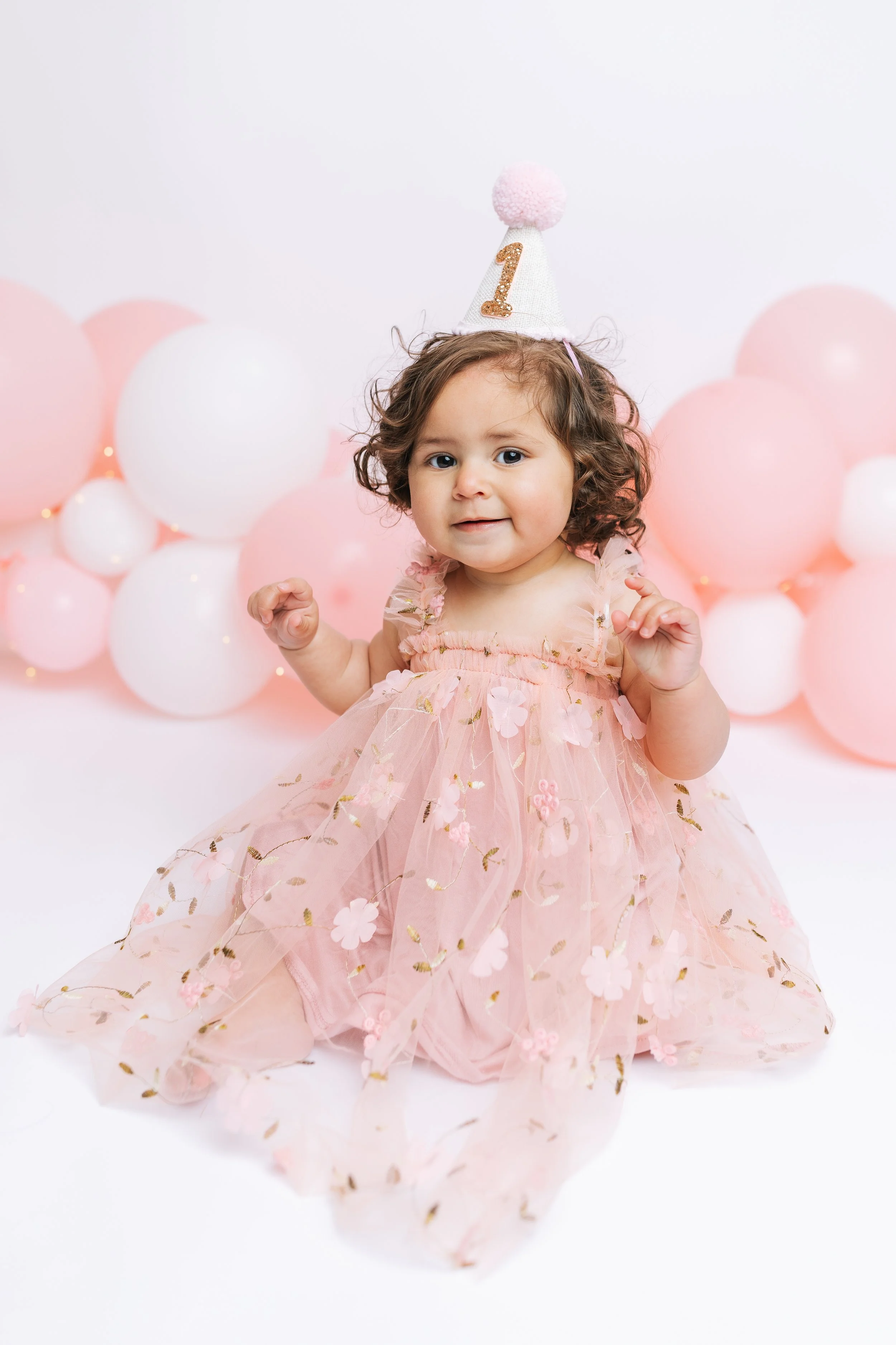 Mia-One Year-Cake Smash-15.jpg